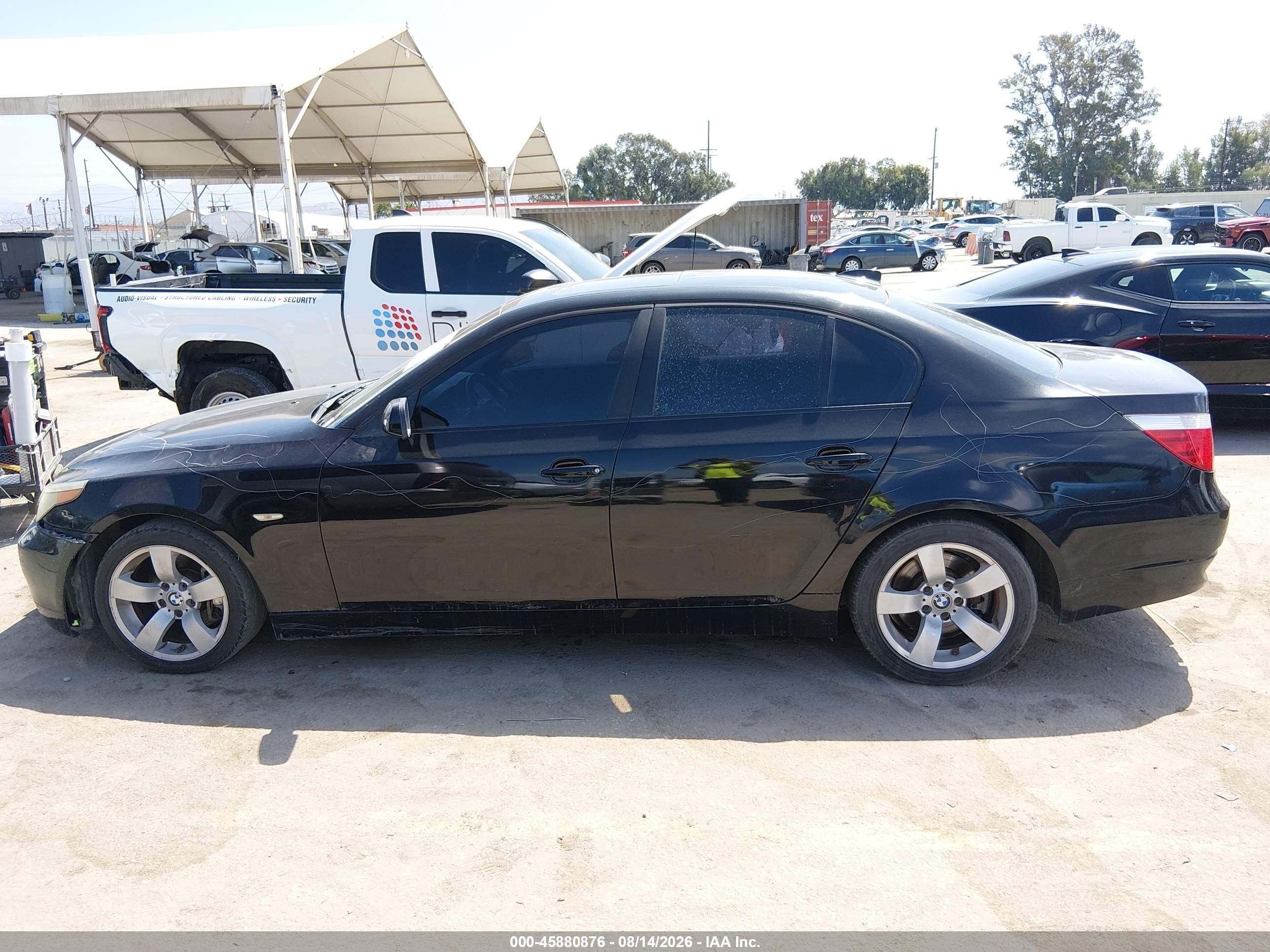 2007 Bmw 525i   Black vin: WBANE535X7CW63707