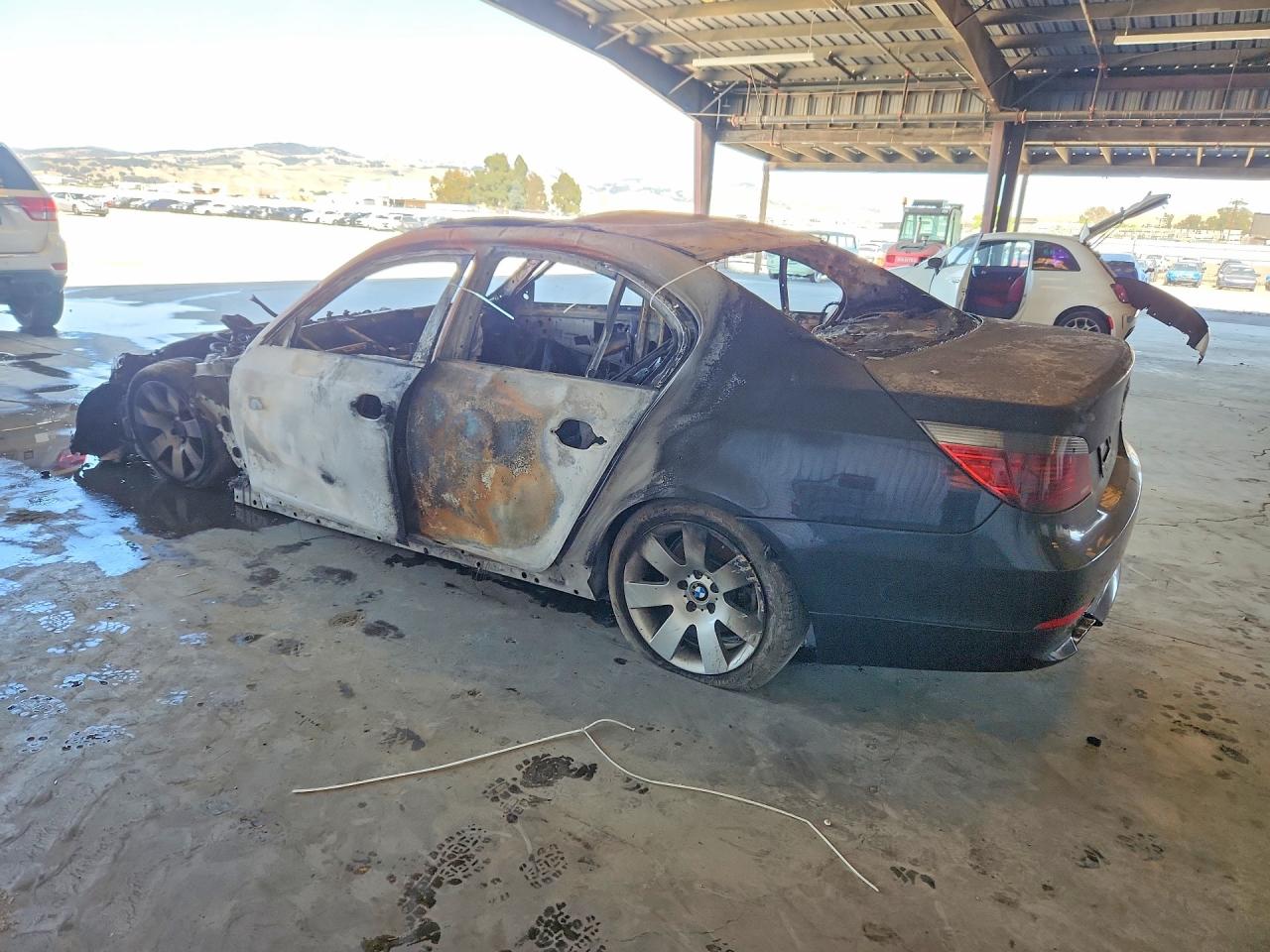 2007 Bmw 530 I Burn vin: WBANE73507CM54522