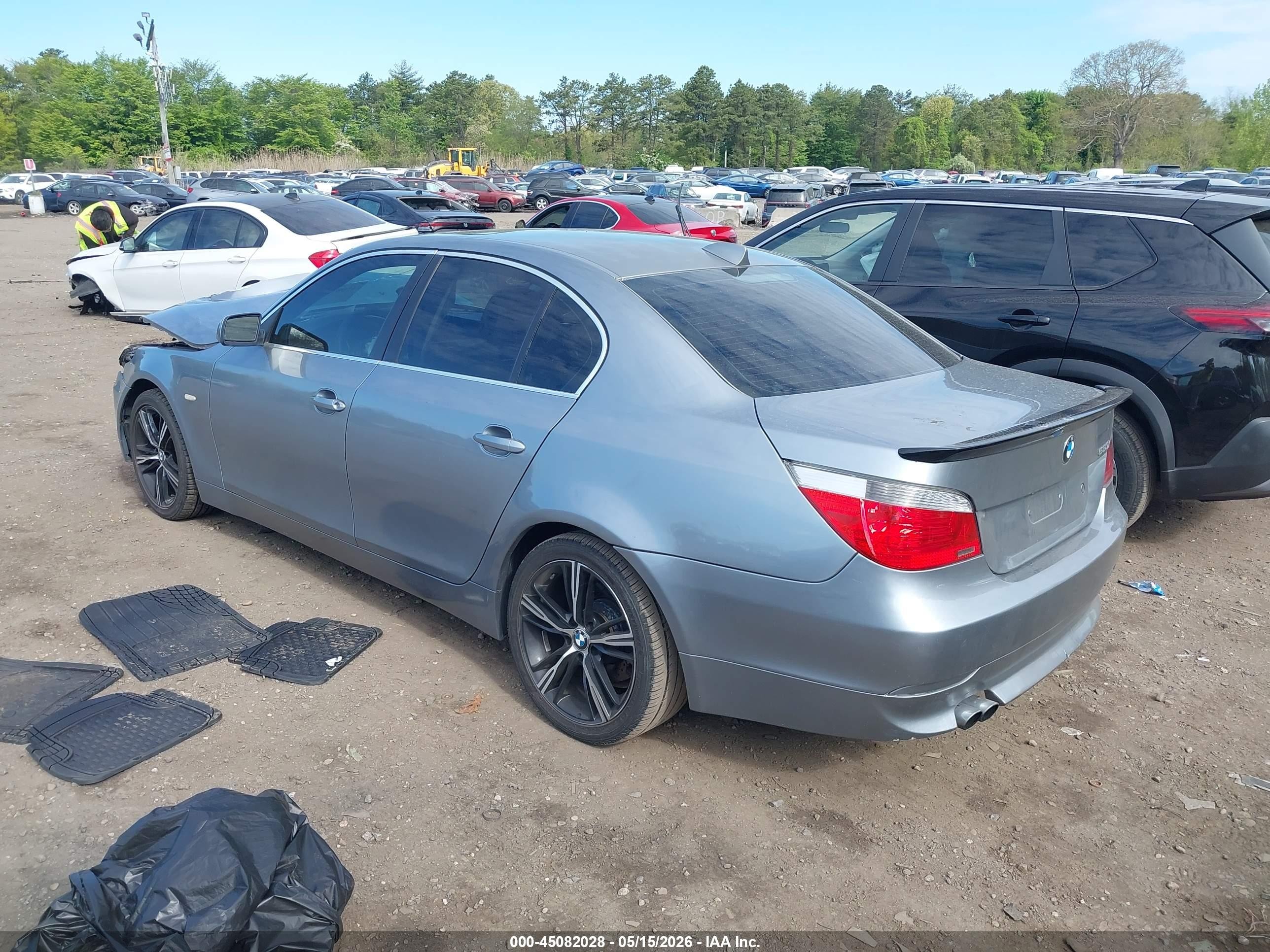 2007 Bmw 530i   Silver vin: WBANE73537CM56507