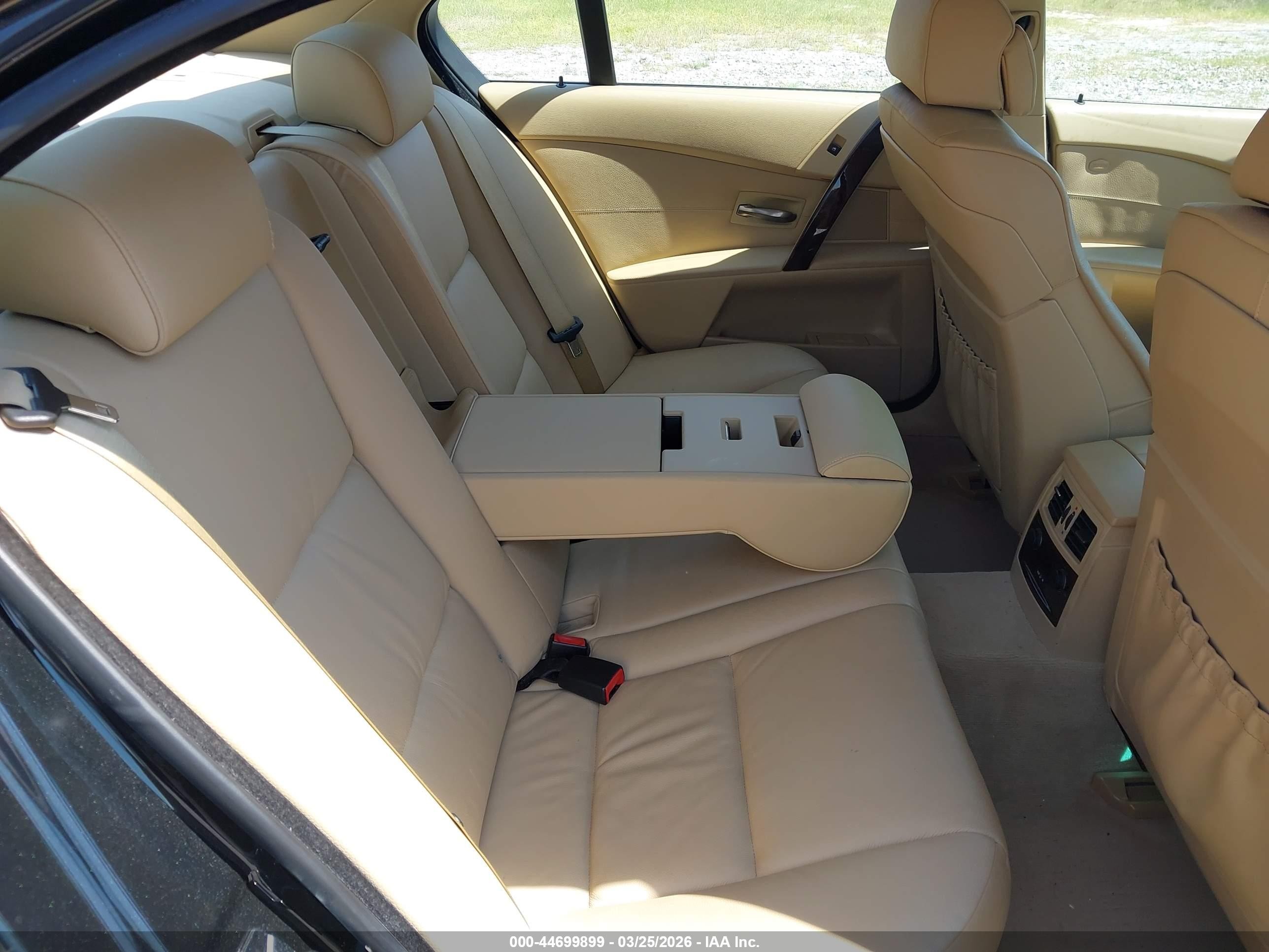 2007 Bmw 530i   Black vin: WBANE73537CM58614