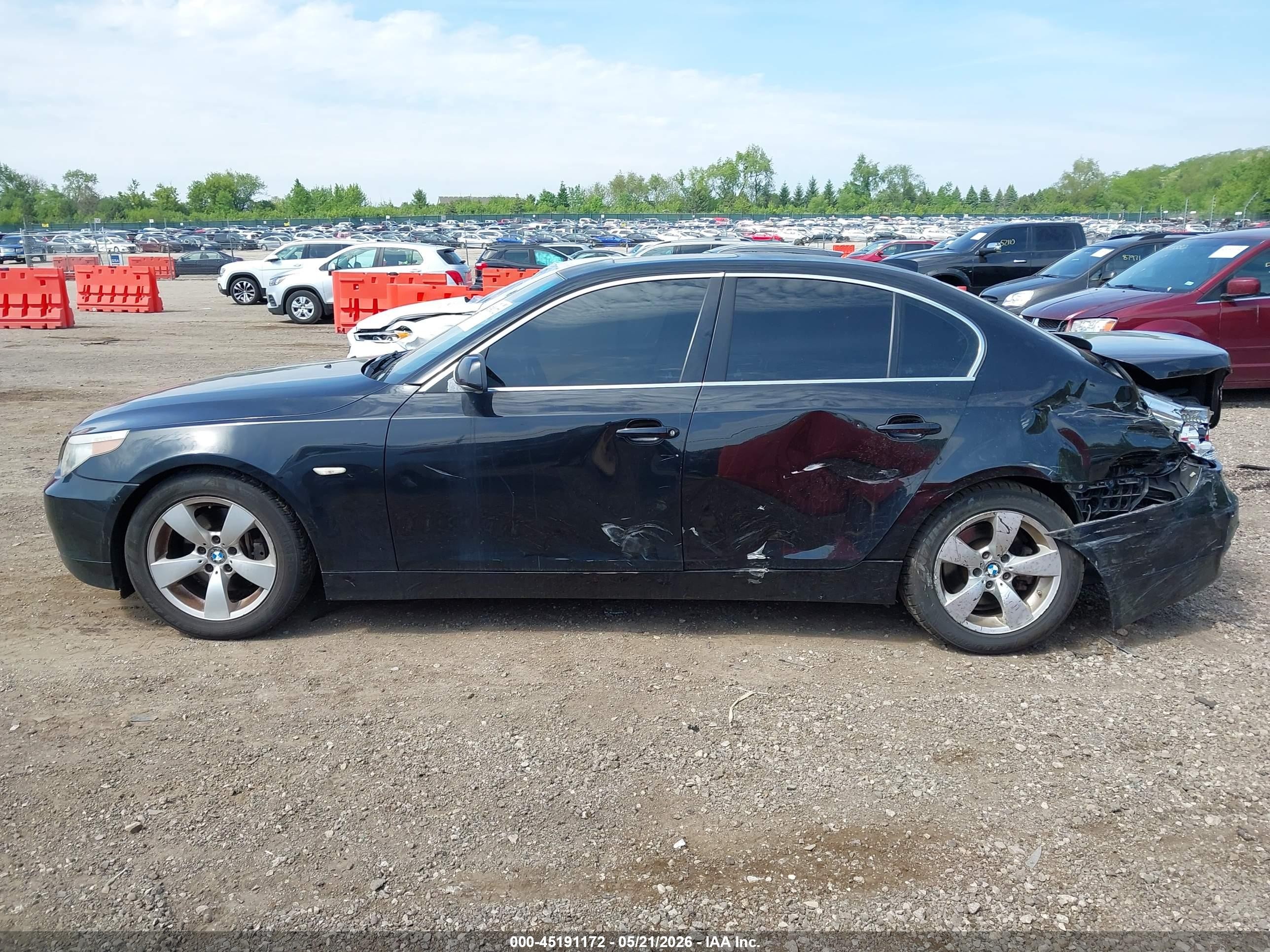 2007 Bmw 530i   Black vin: WBANE73547CM44737