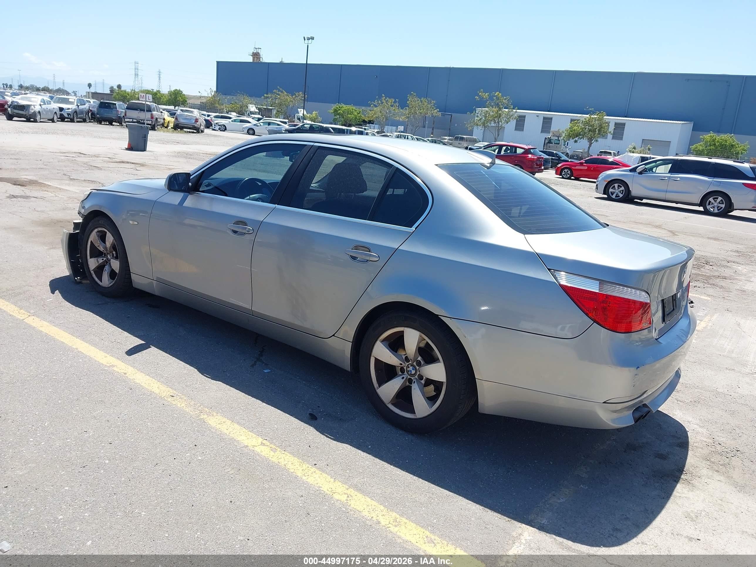 2007 Bmw 530i   Silver vin: WBANE73547CM46584