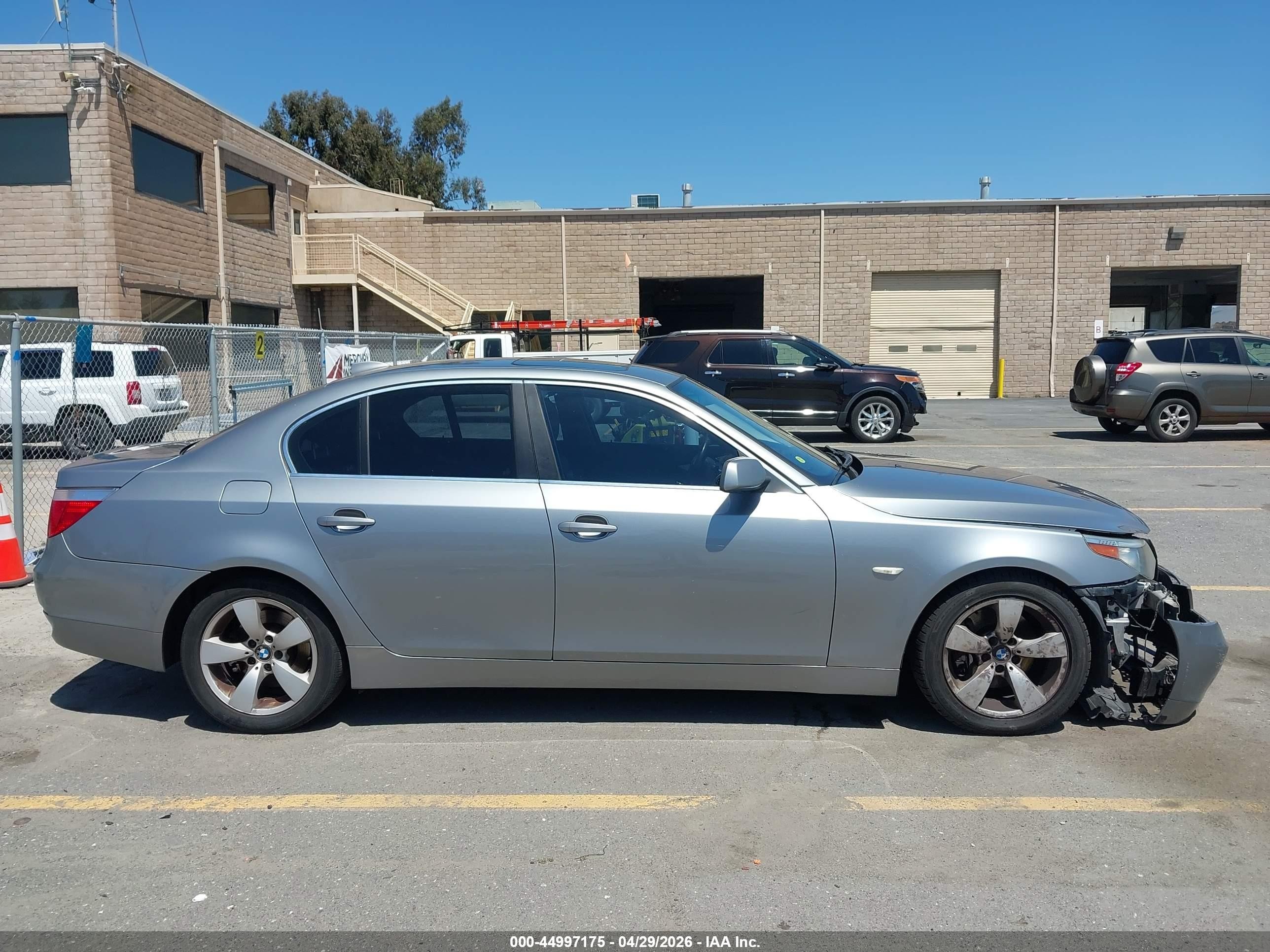 2007 Bmw 530i   Silver vin: WBANE73547CM46584