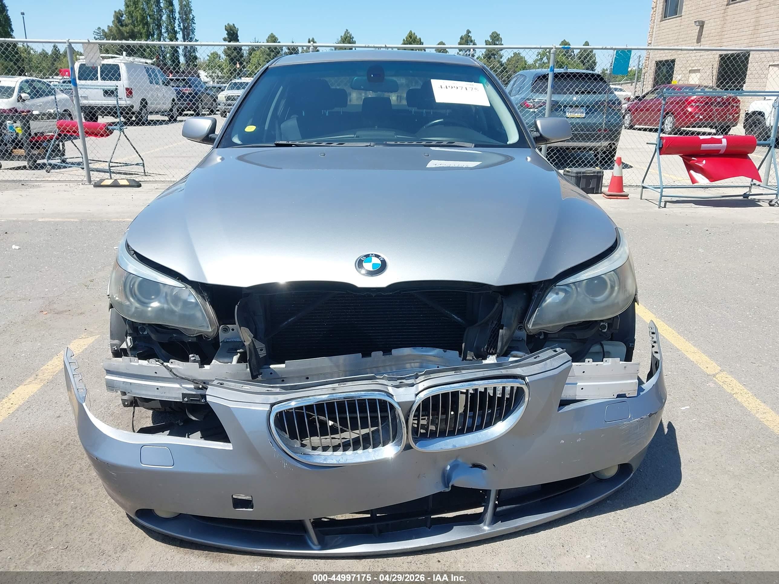 2007 Bmw 530i   Silver vin: WBANE73547CM46584