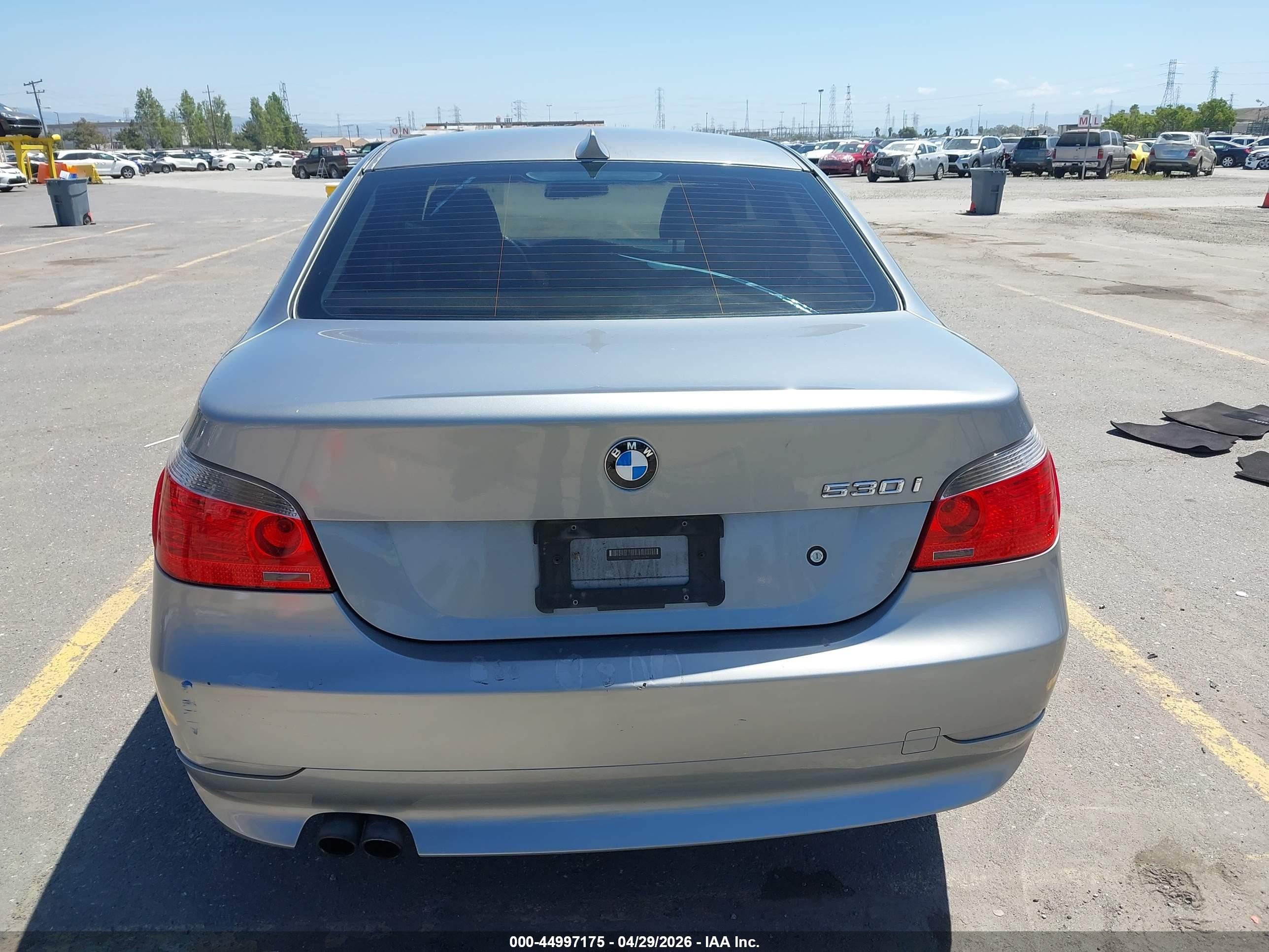 2007 Bmw 530i   Silver vin: WBANE73547CM46584