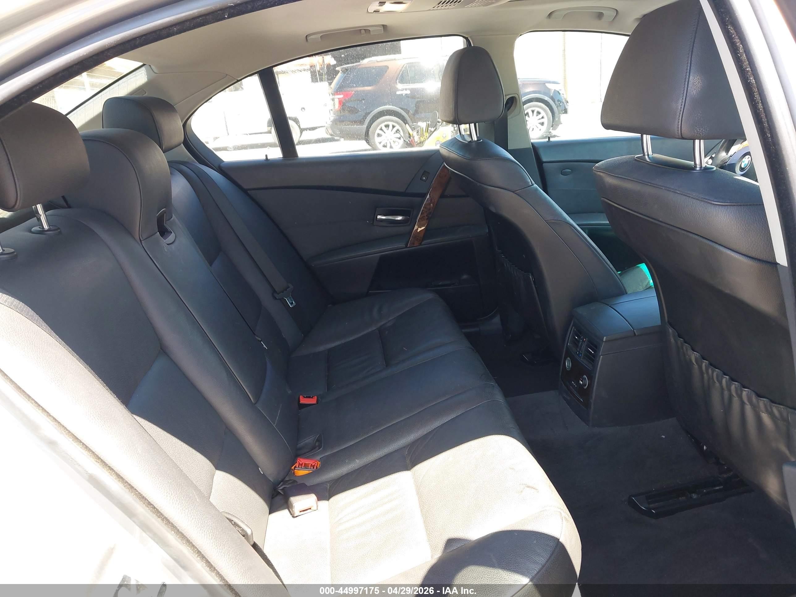 2007 Bmw 530i   Silver vin: WBANE73547CM46584