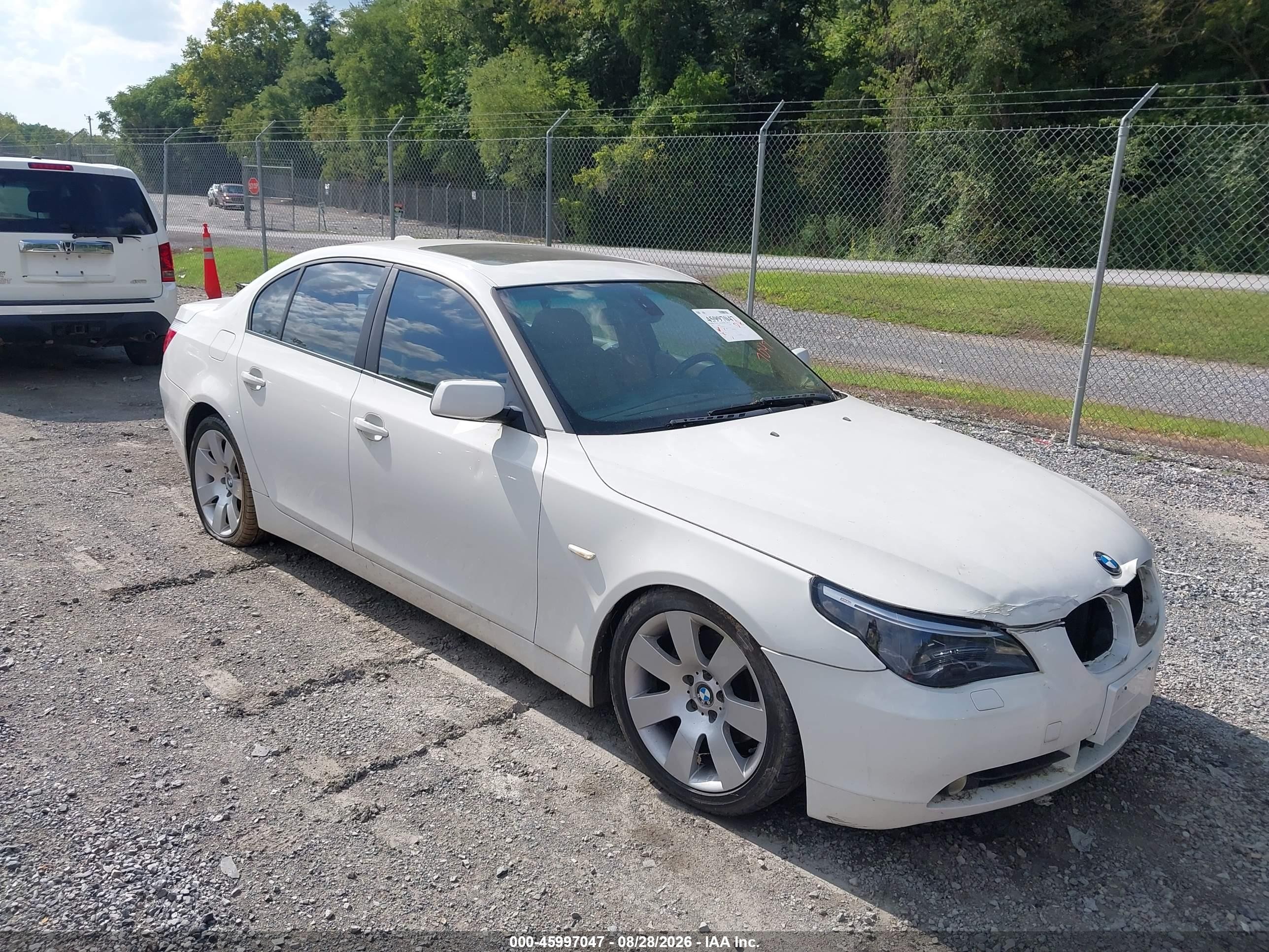 2007 Bmw 530i   White vin: WBANE73547CM48903
