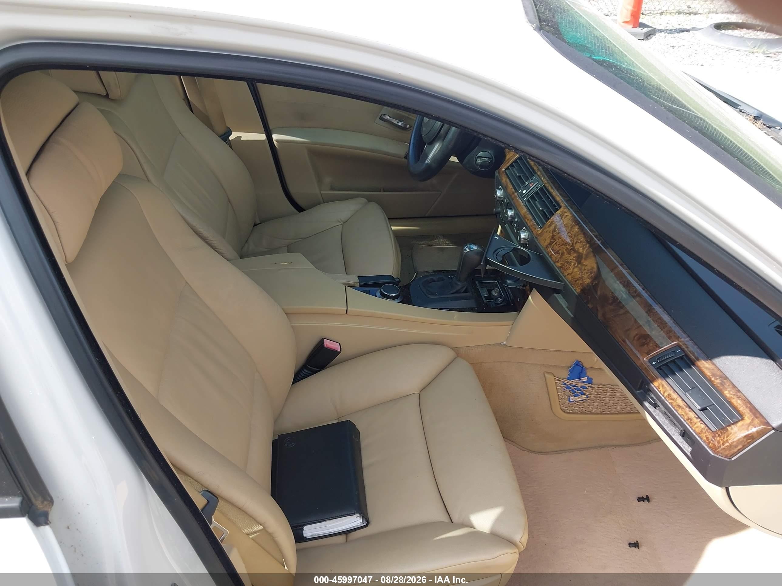 2007 Bmw 530i   White vin: WBANE73547CM48903