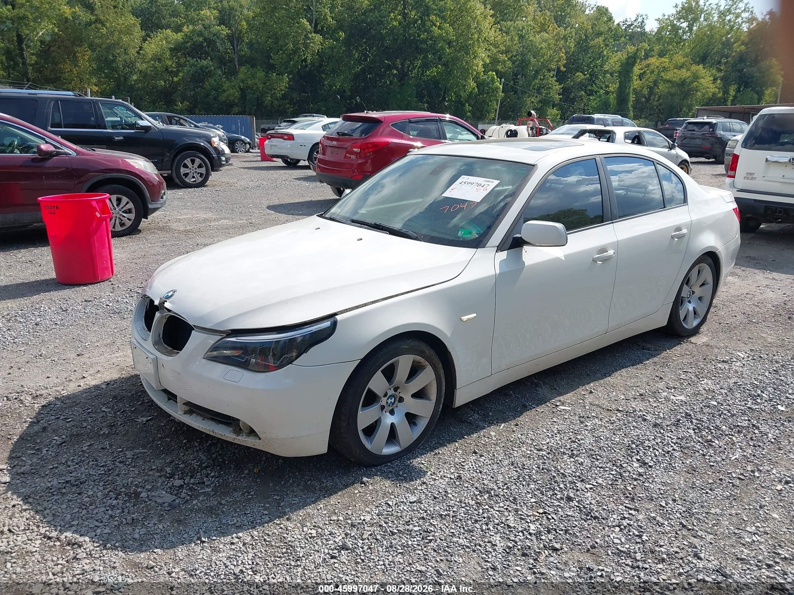 2007 Bmw 530i   White vin: WBANE73547CM48903