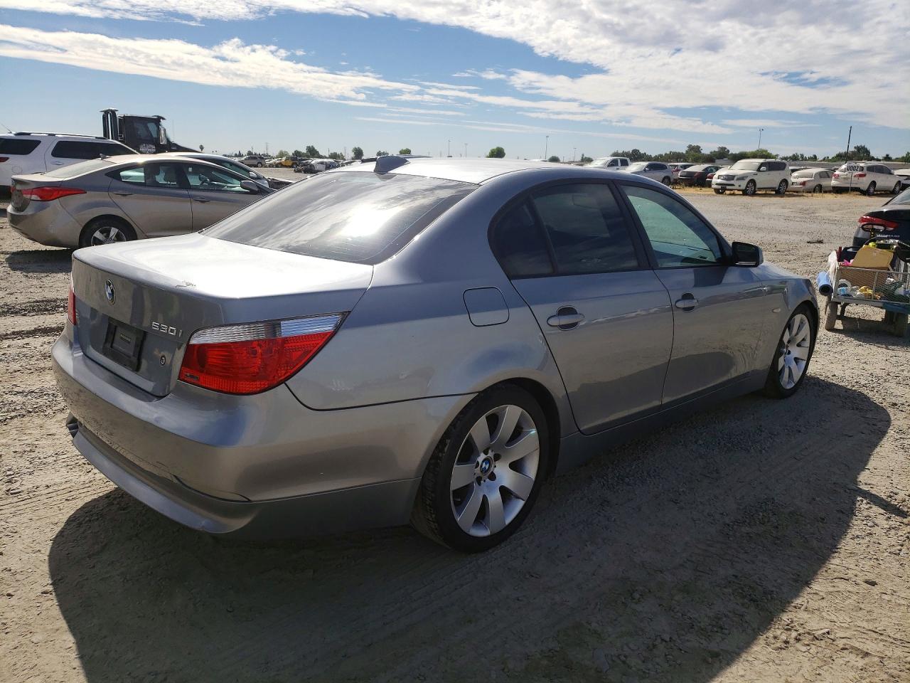 2007 Bmw 530 I Серый vin: WBANE73547CM53194