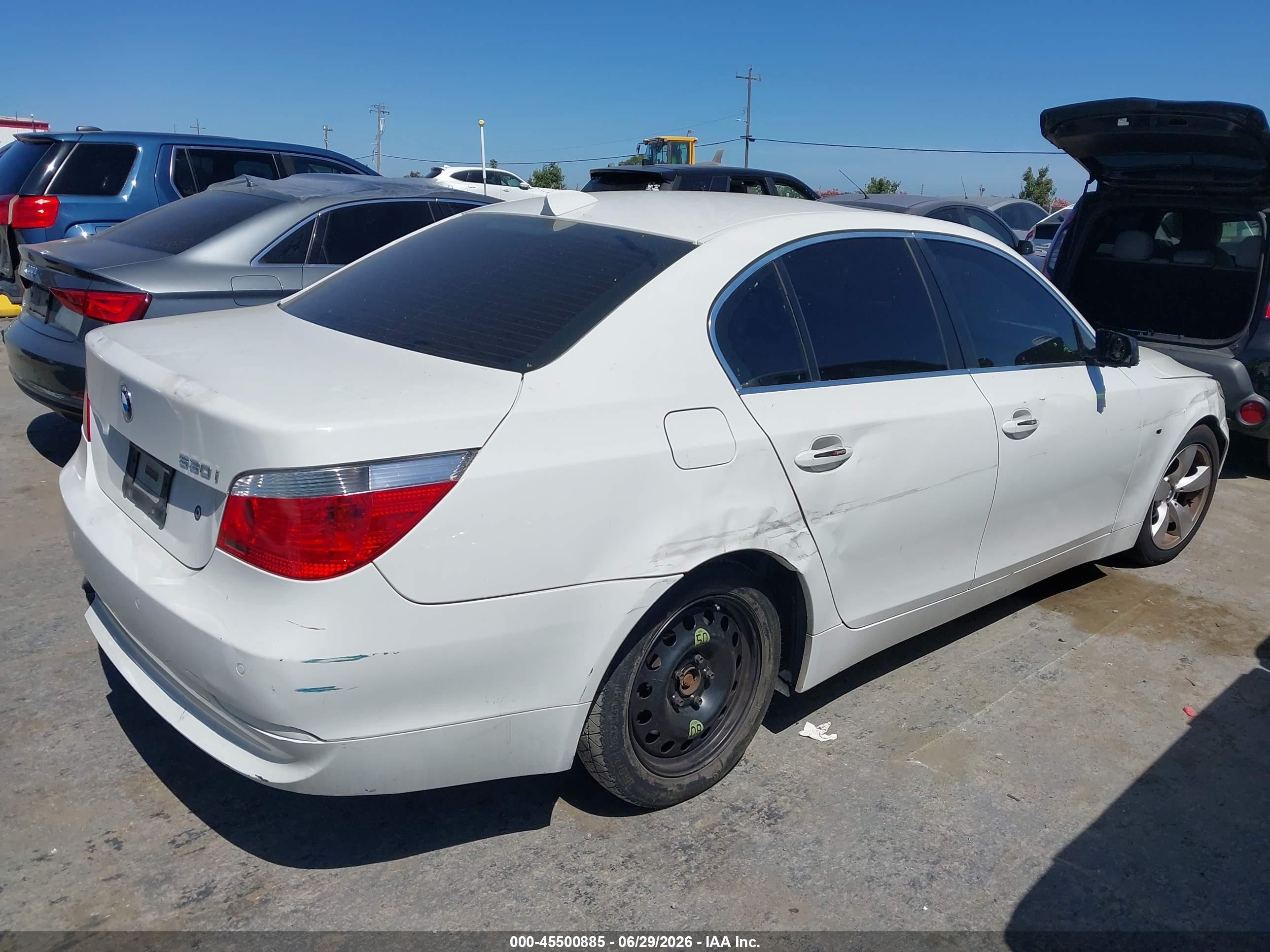 2007 Bmw 530i   White vin: WBANE73557CM46173
