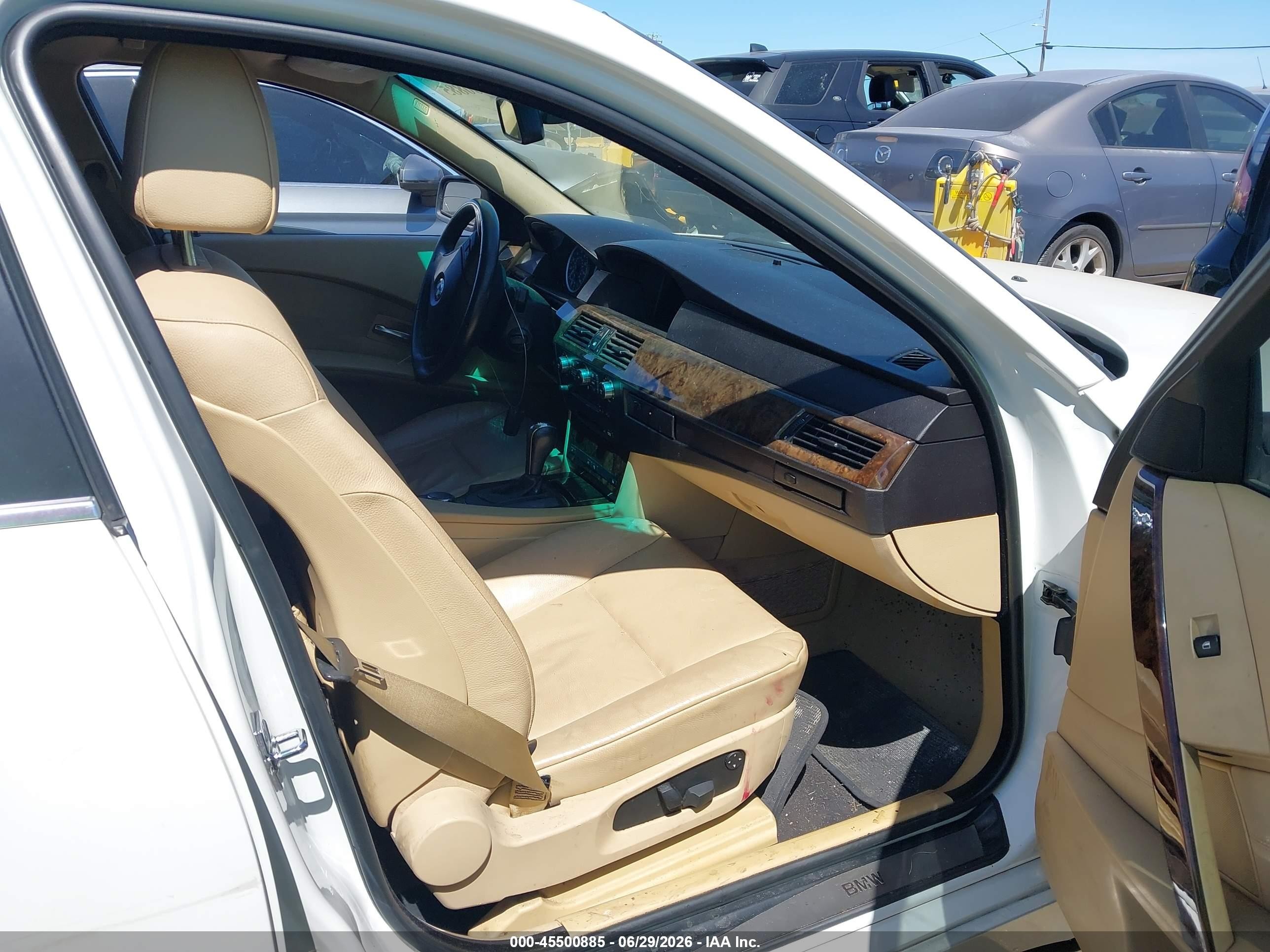 2007 Bmw 530i   White vin: WBANE73557CM46173