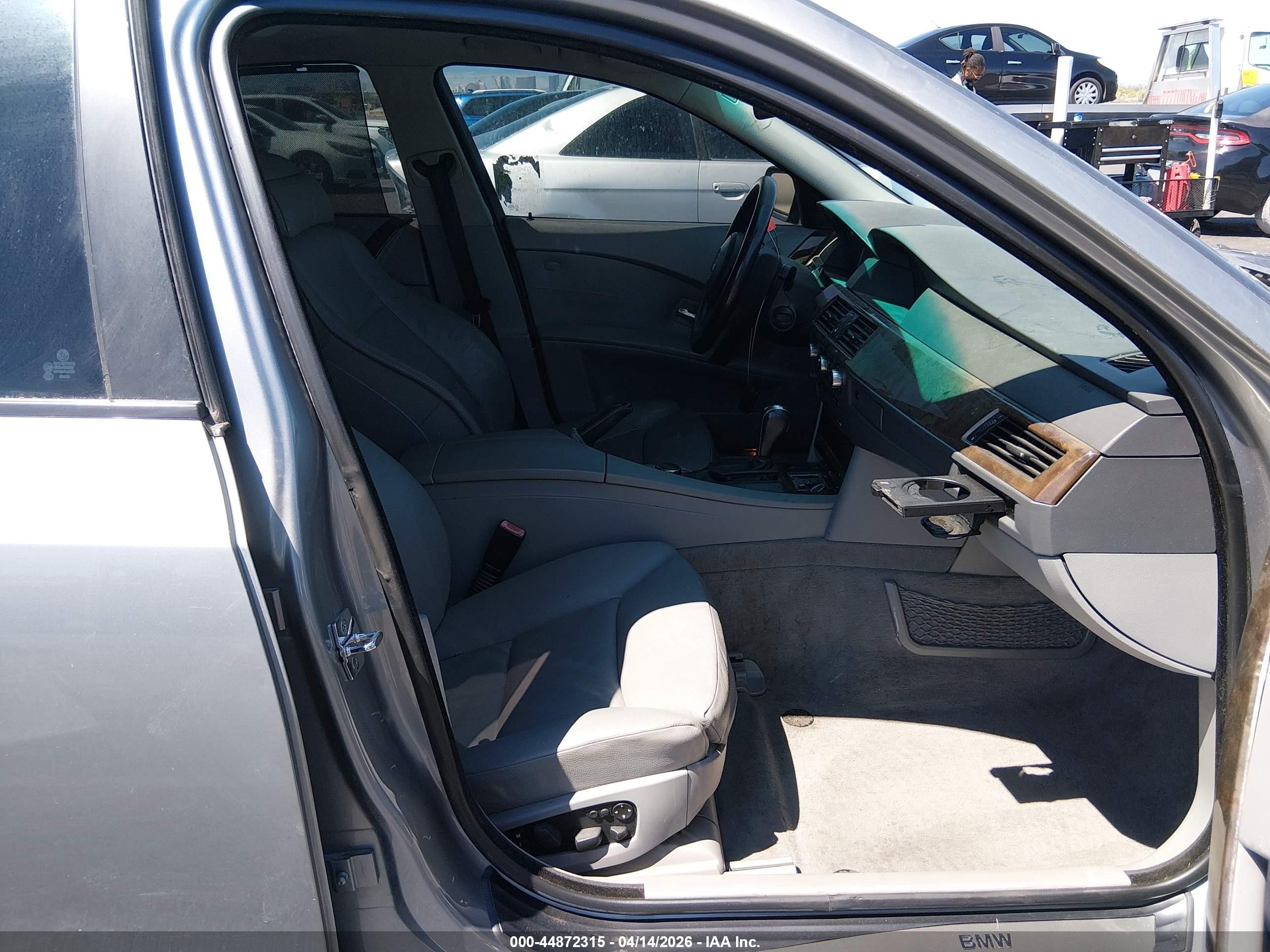 2007 Bmw 530i   Silver vin: WBANE73567CM49874