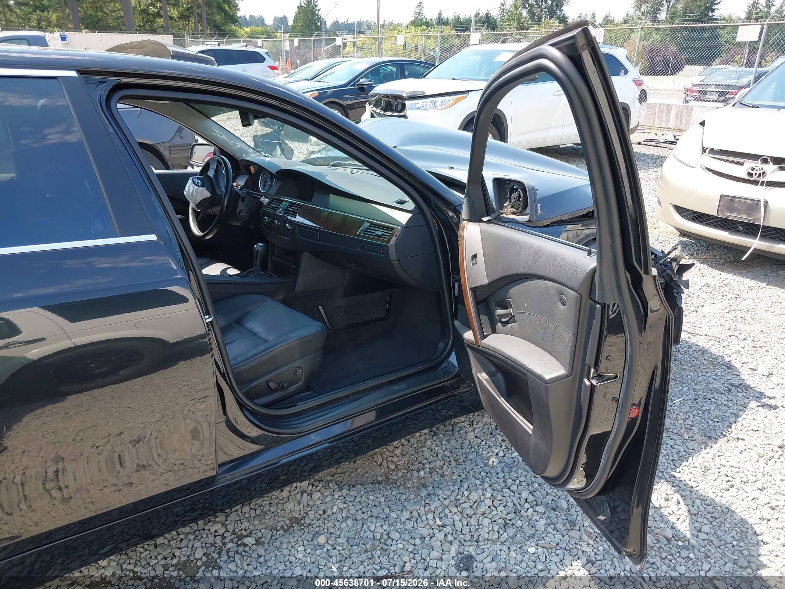 2007 Bmw 530i   Black vin: WBANE73597CM50971
