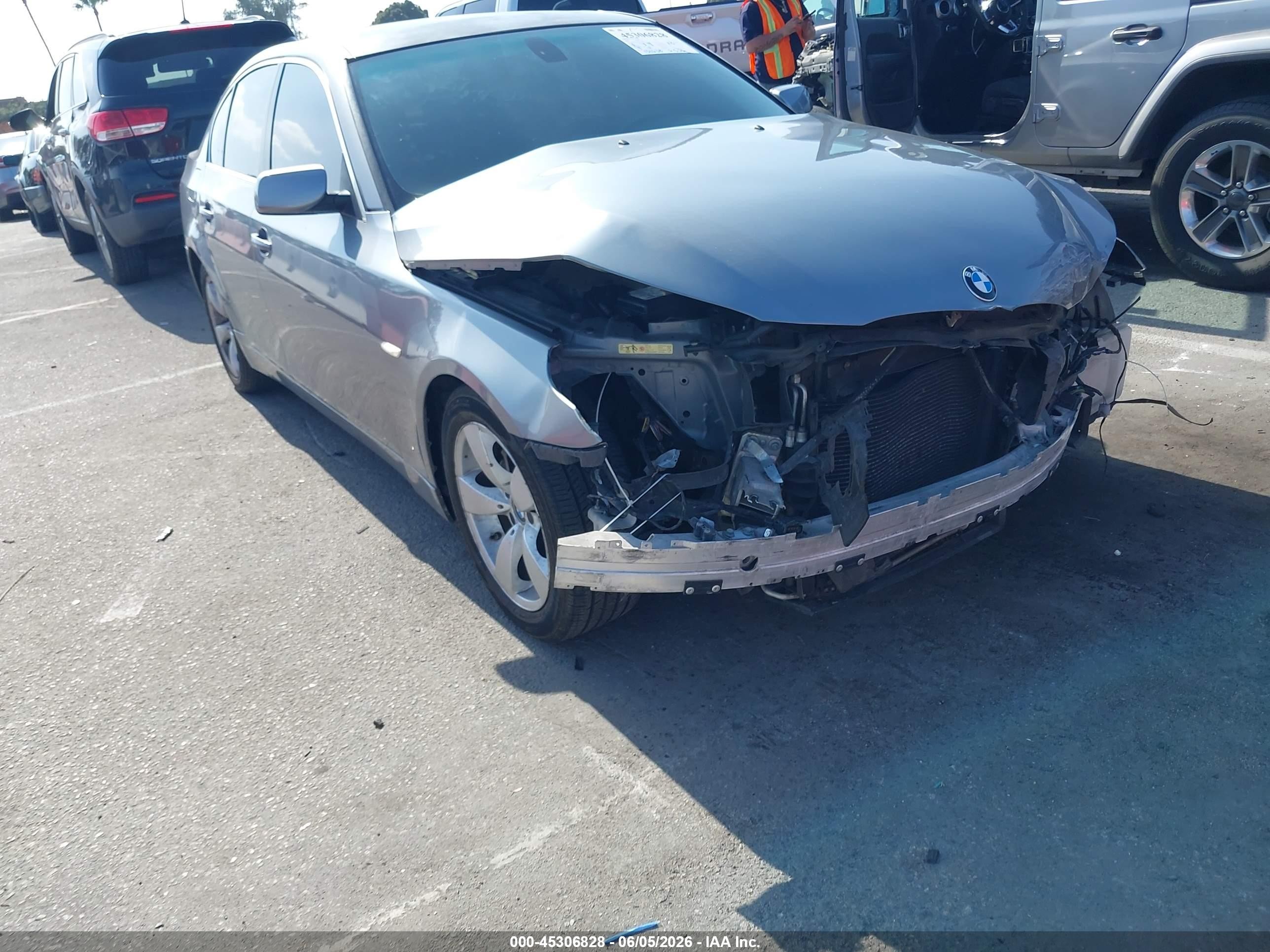 2007 Bmw 530i   Серебряный vin: WBANE73597CM54650