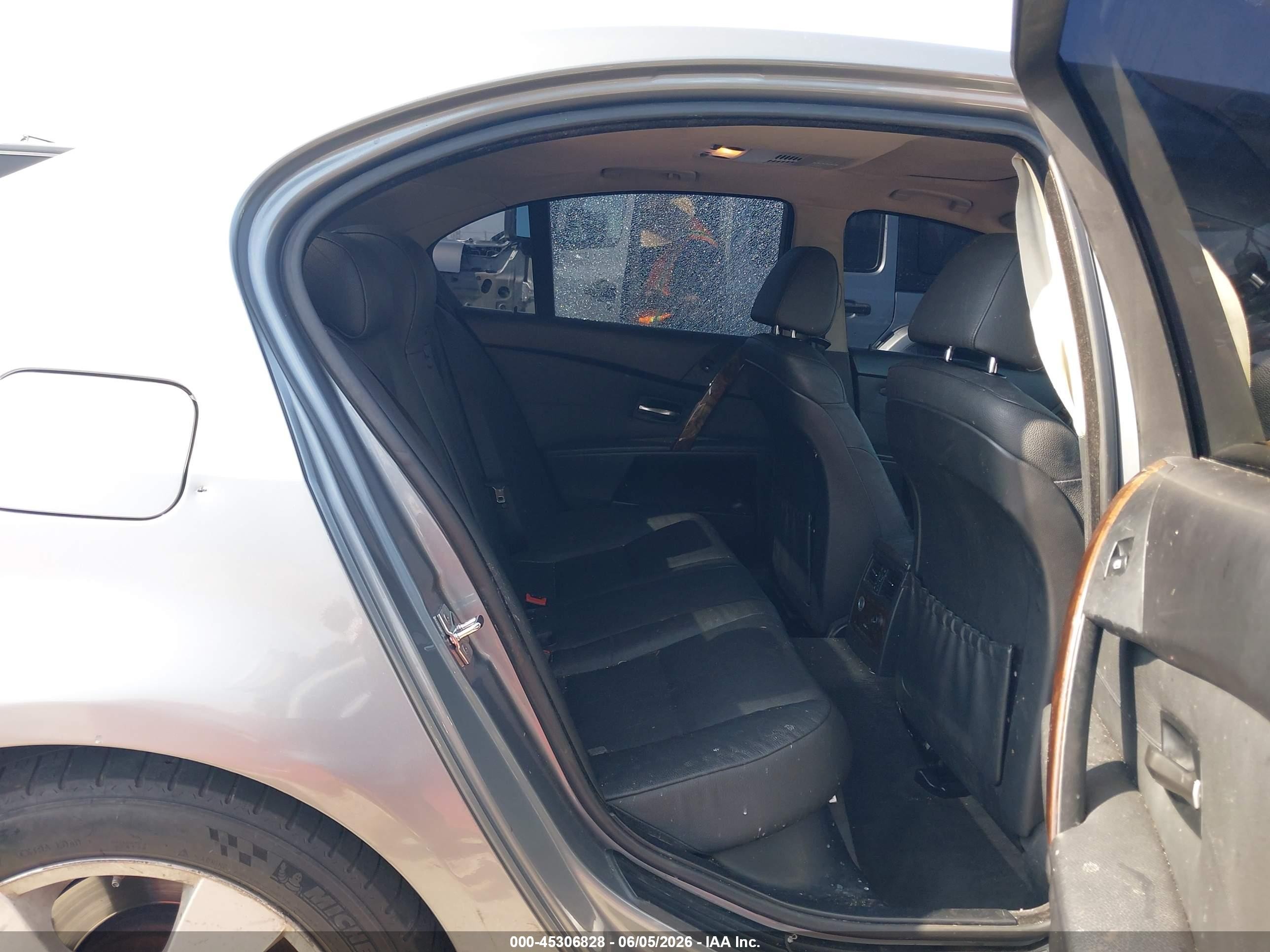 2007 Bmw 530i   Серебряный vin: WBANE73597CM54650