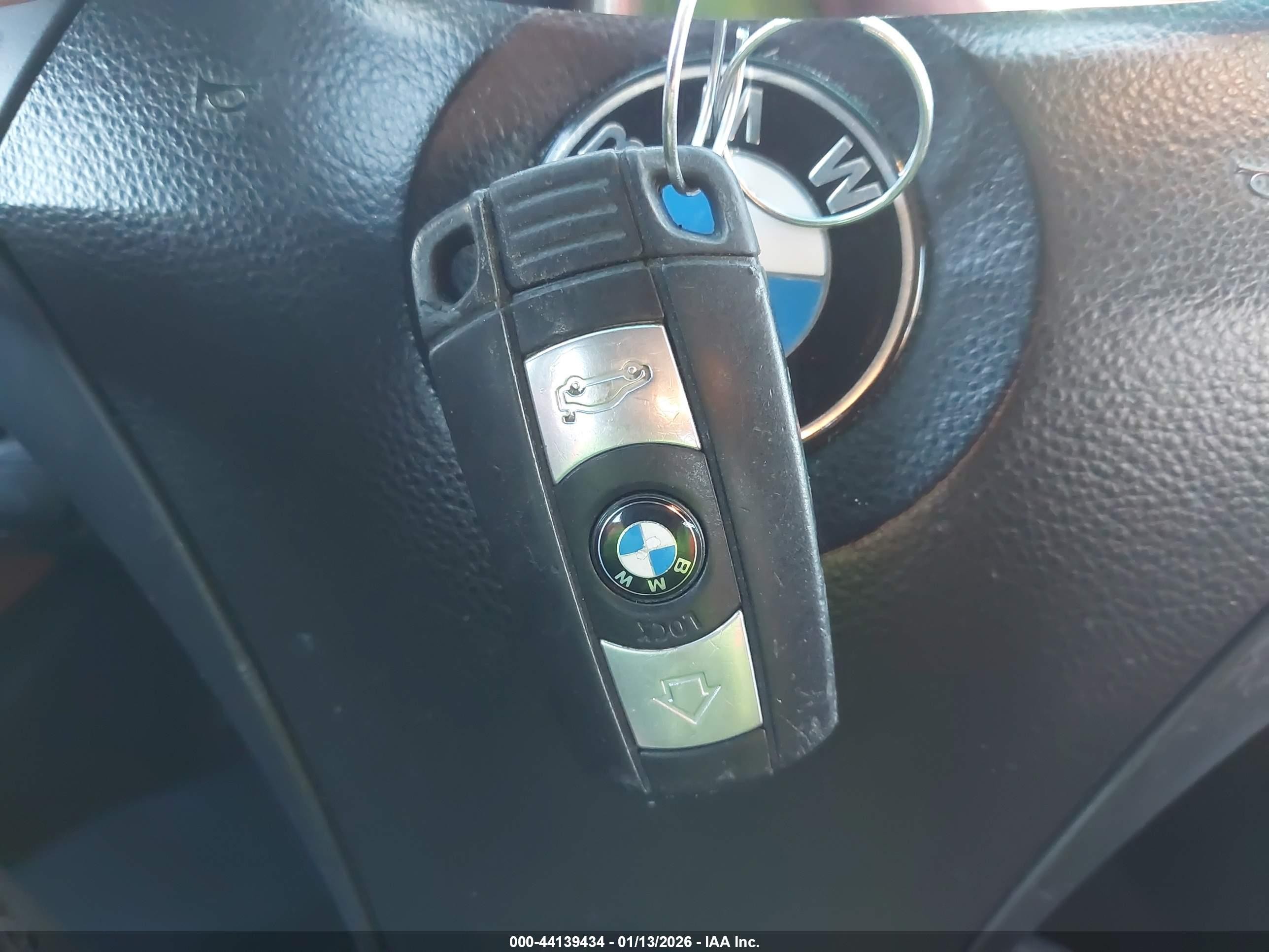 2006 Bmw 525xi   Black vin: WBANF33506CS36455