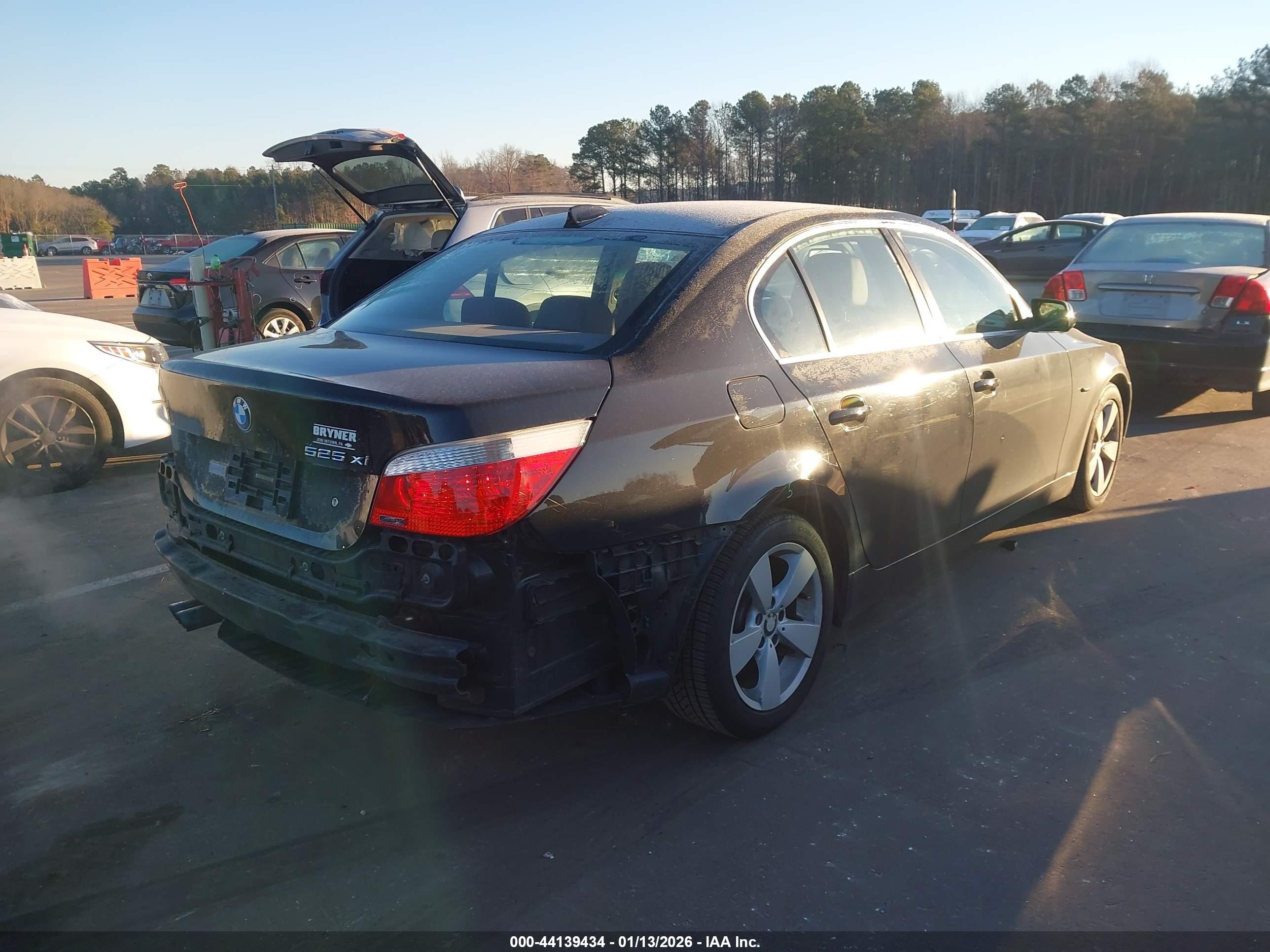 2006 Bmw 525xi   Black vin: WBANF33506CS36455