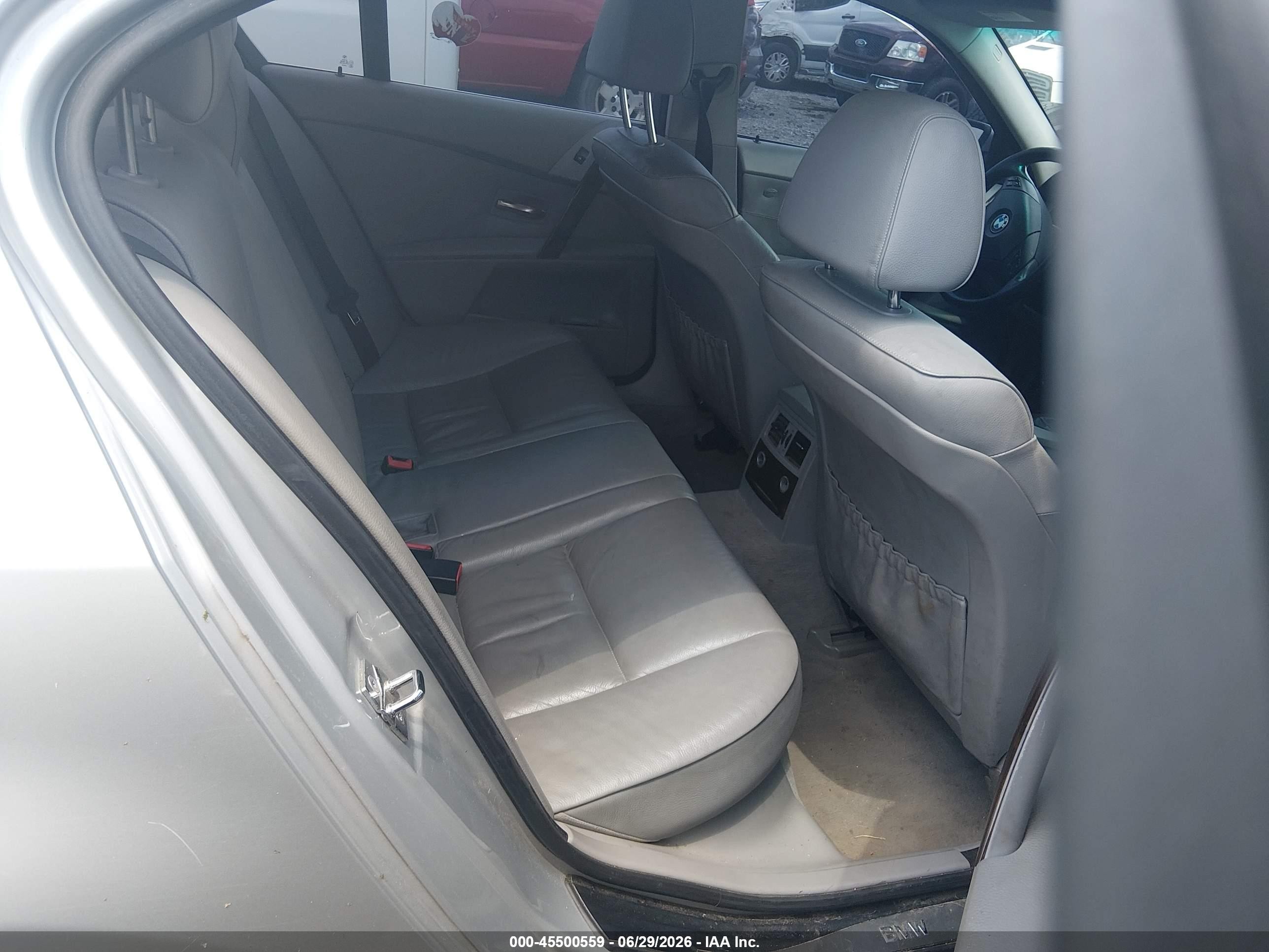 2006 Bmw 525xi   Silver vin: WBANF33516CS36724