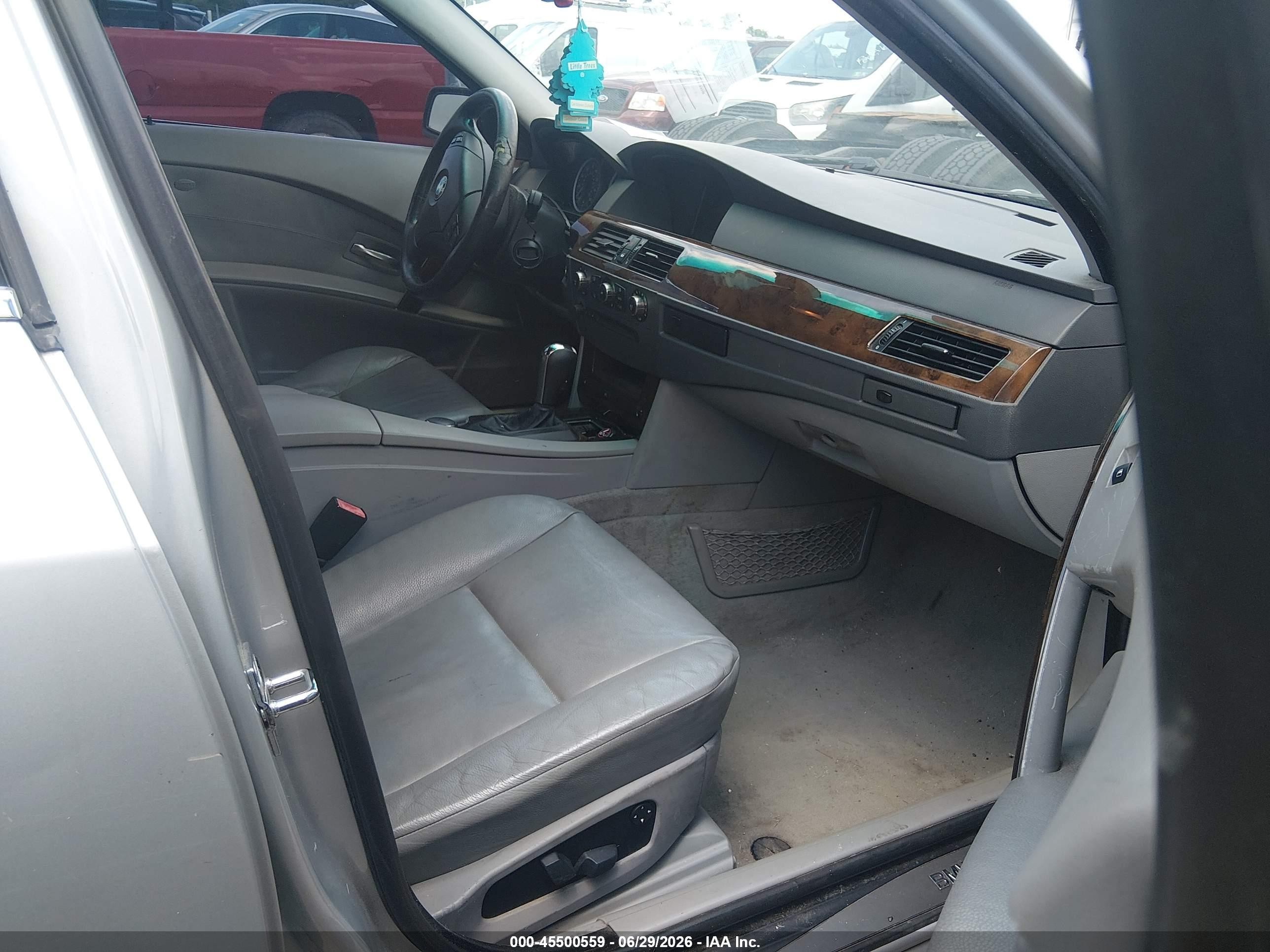 2006 Bmw 525xi   Silver vin: WBANF33516CS36724