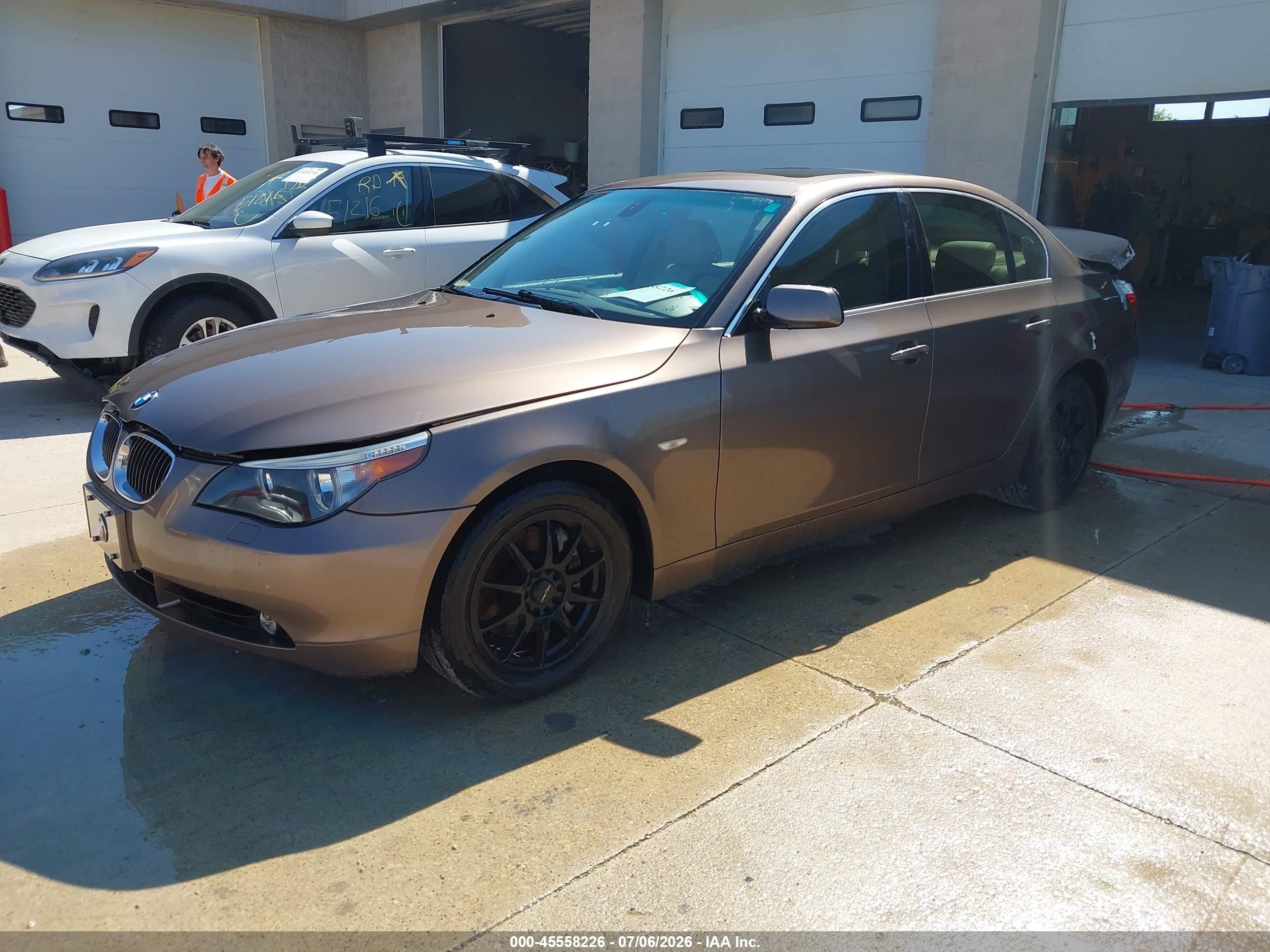 2007 Bmw 525xi   Brown vin: WBANF33517CS40550