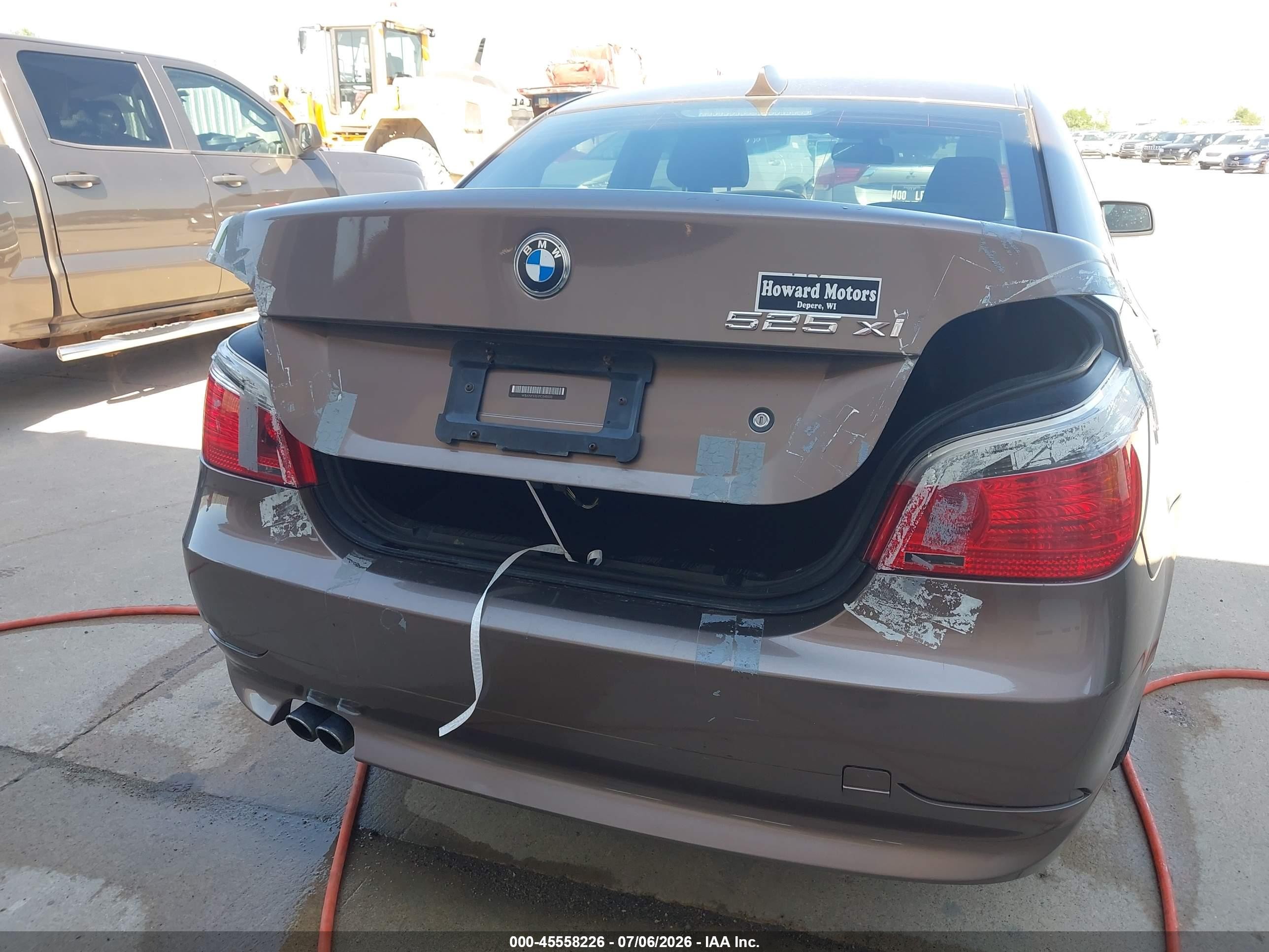 2007 Bmw 525xi   Brown vin: WBANF33517CS40550