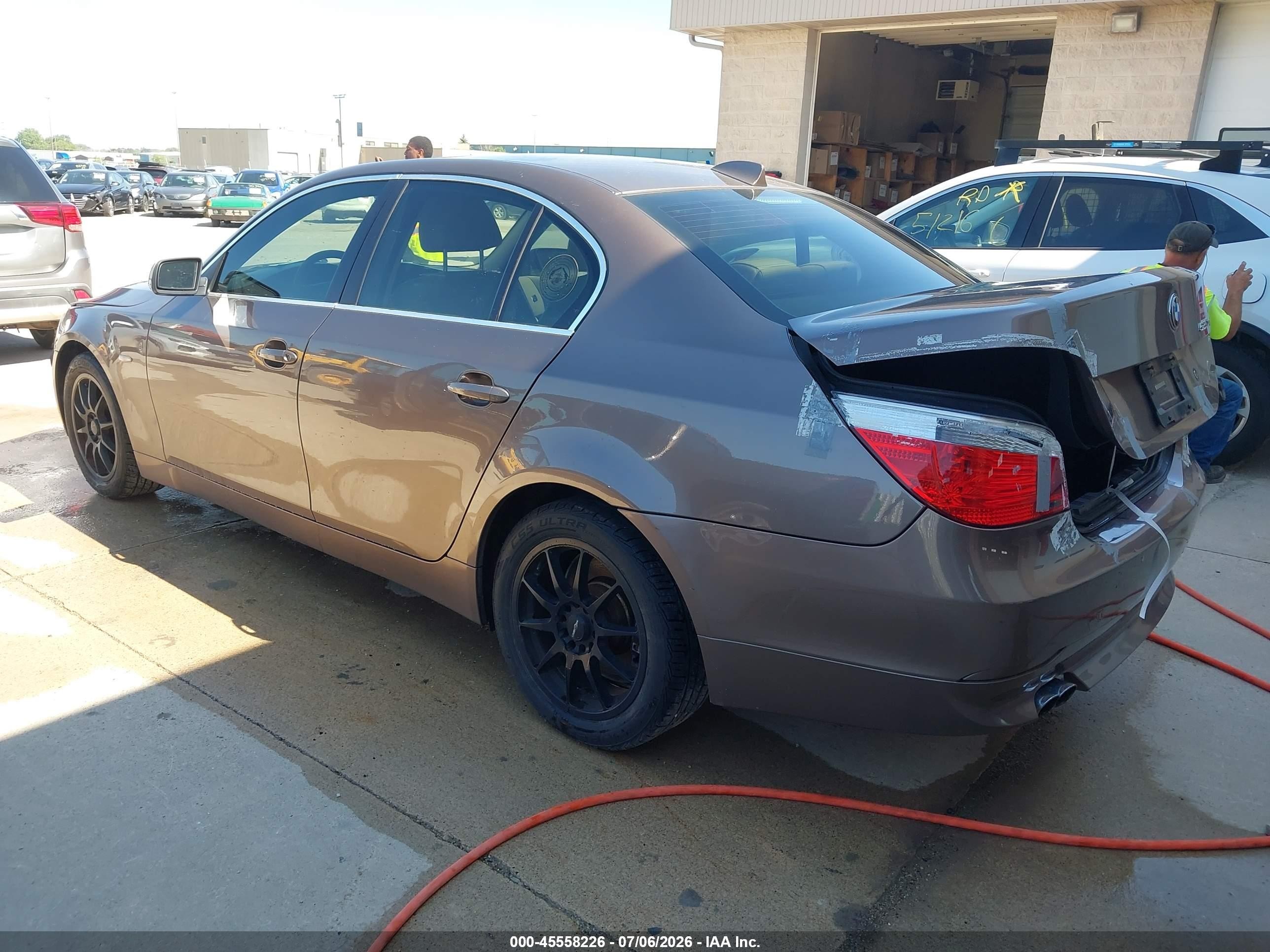 2007 Bmw 525xi   Brown vin: WBANF33517CS40550