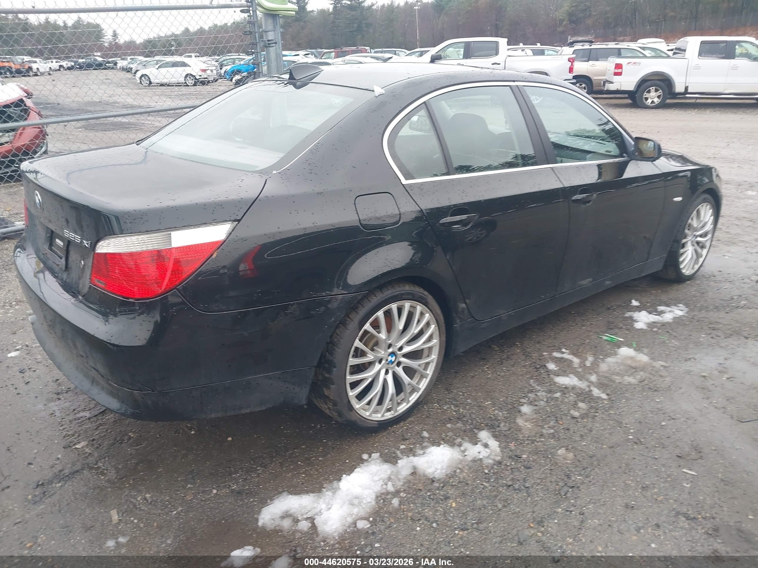 2007 Bmw 525xi   Black vin: WBANF33517CS41827
