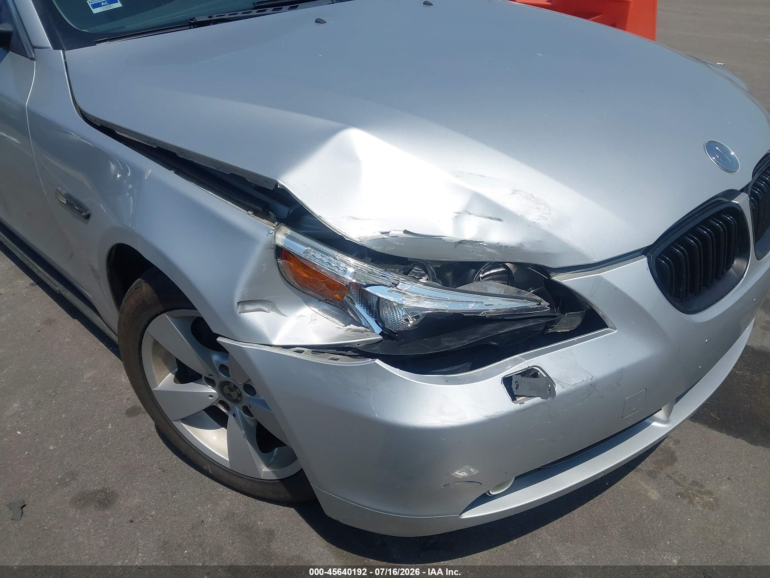 2007 Bmw 525xi   Silver vin: WBANF33527CS39164