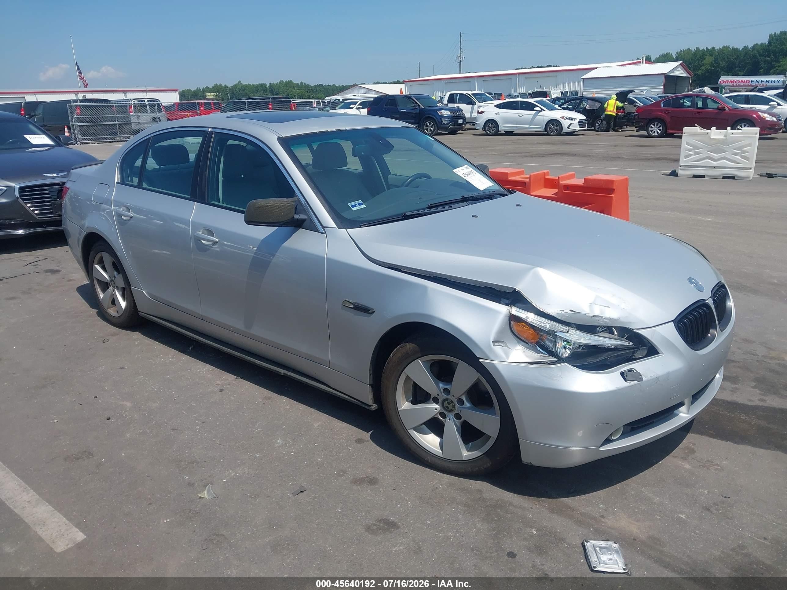 2007 Bmw 525xi   Silver vin: WBANF33527CS39164