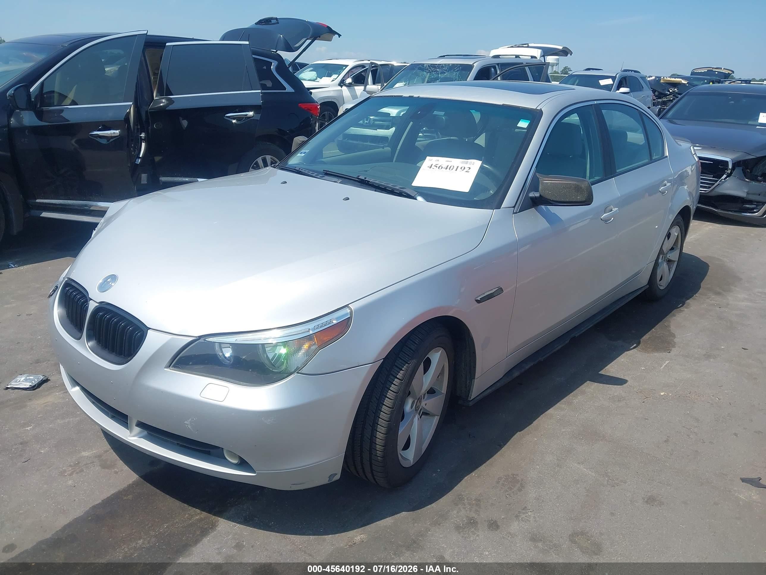 2007 Bmw 525xi   Silver vin: WBANF33527CS39164
