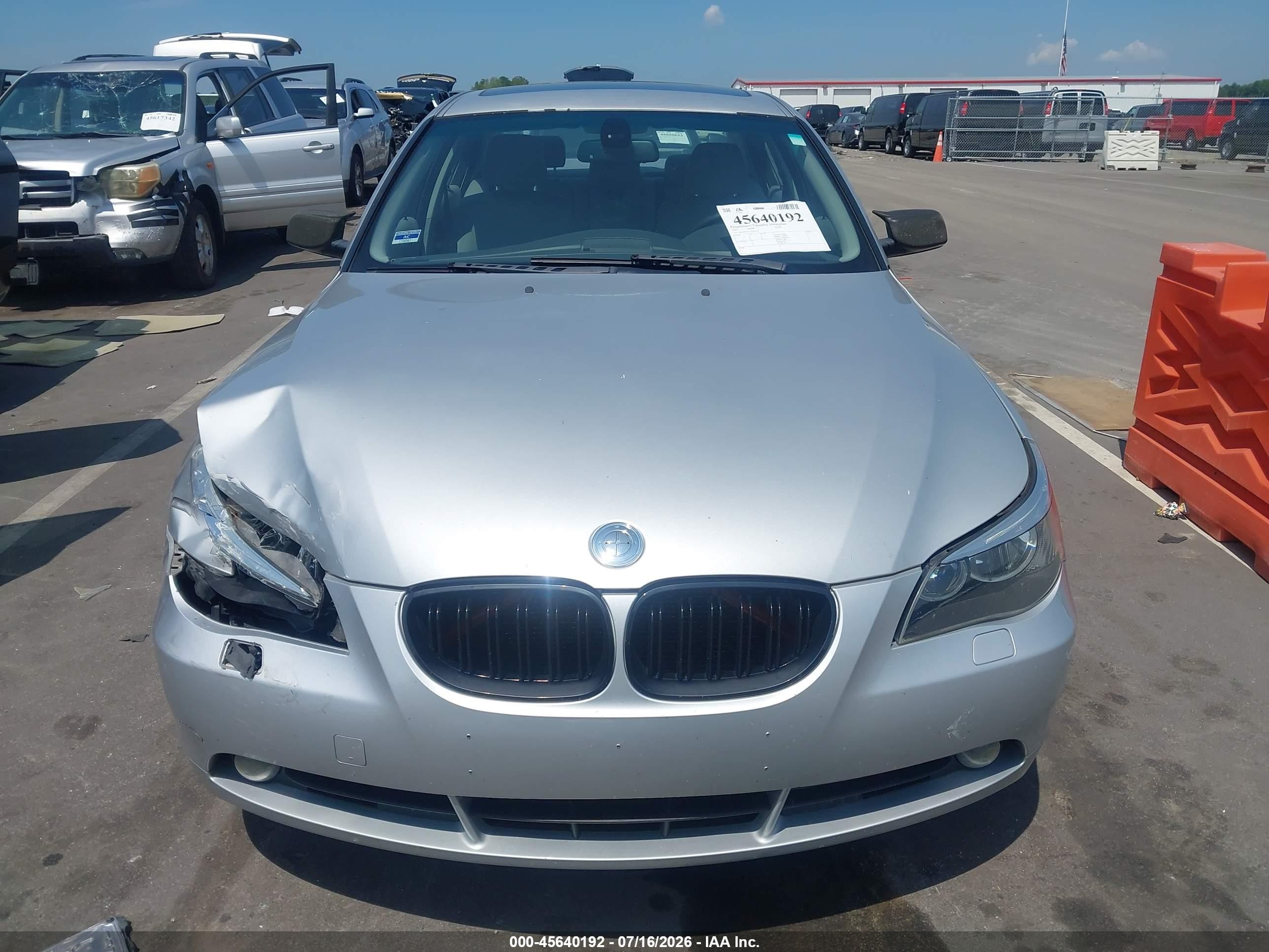 2007 Bmw 525xi   Silver vin: WBANF33527CS39164