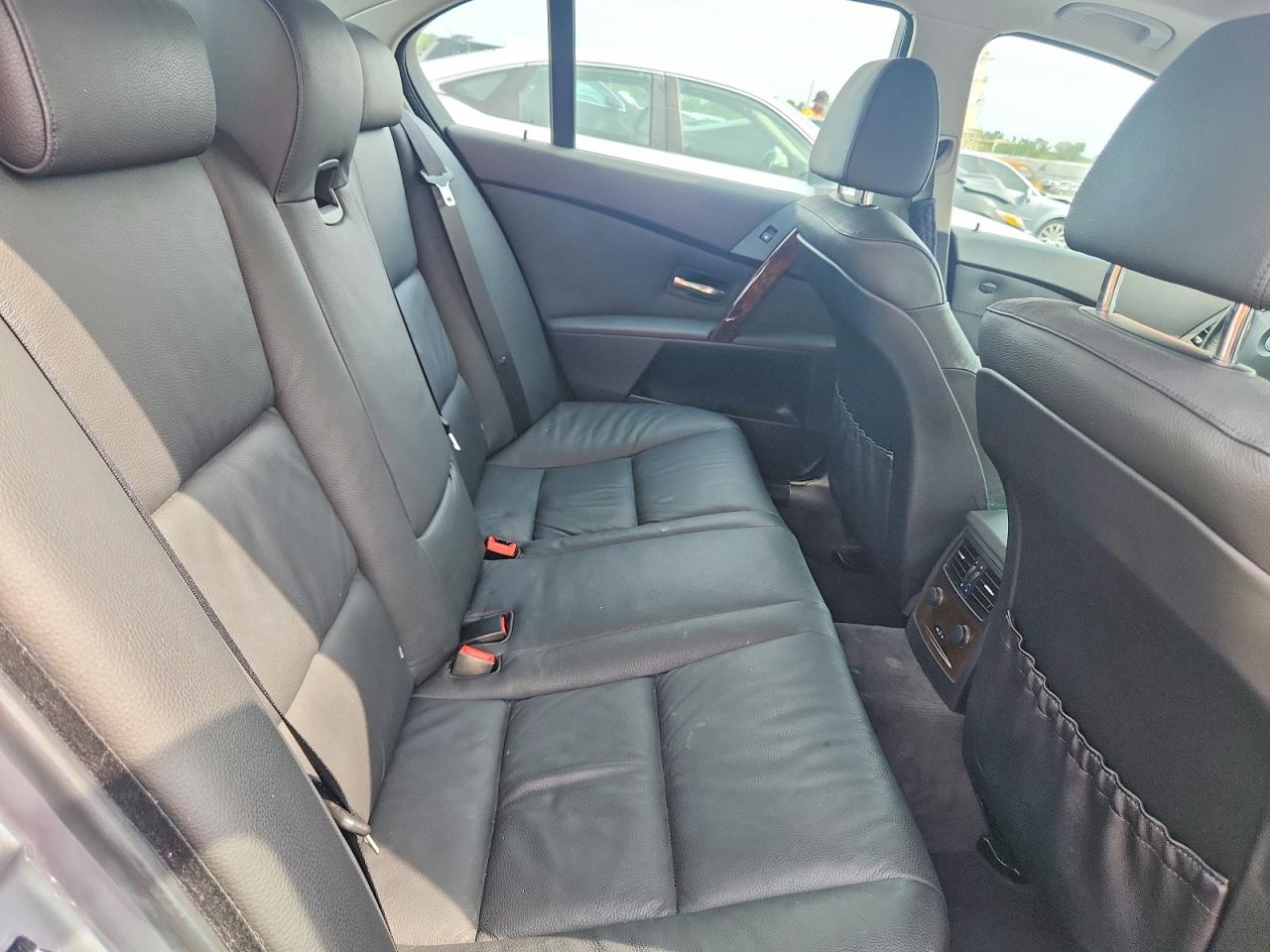 2007 Bmw 525 Xi Silver vin: WBANF33537CS41702