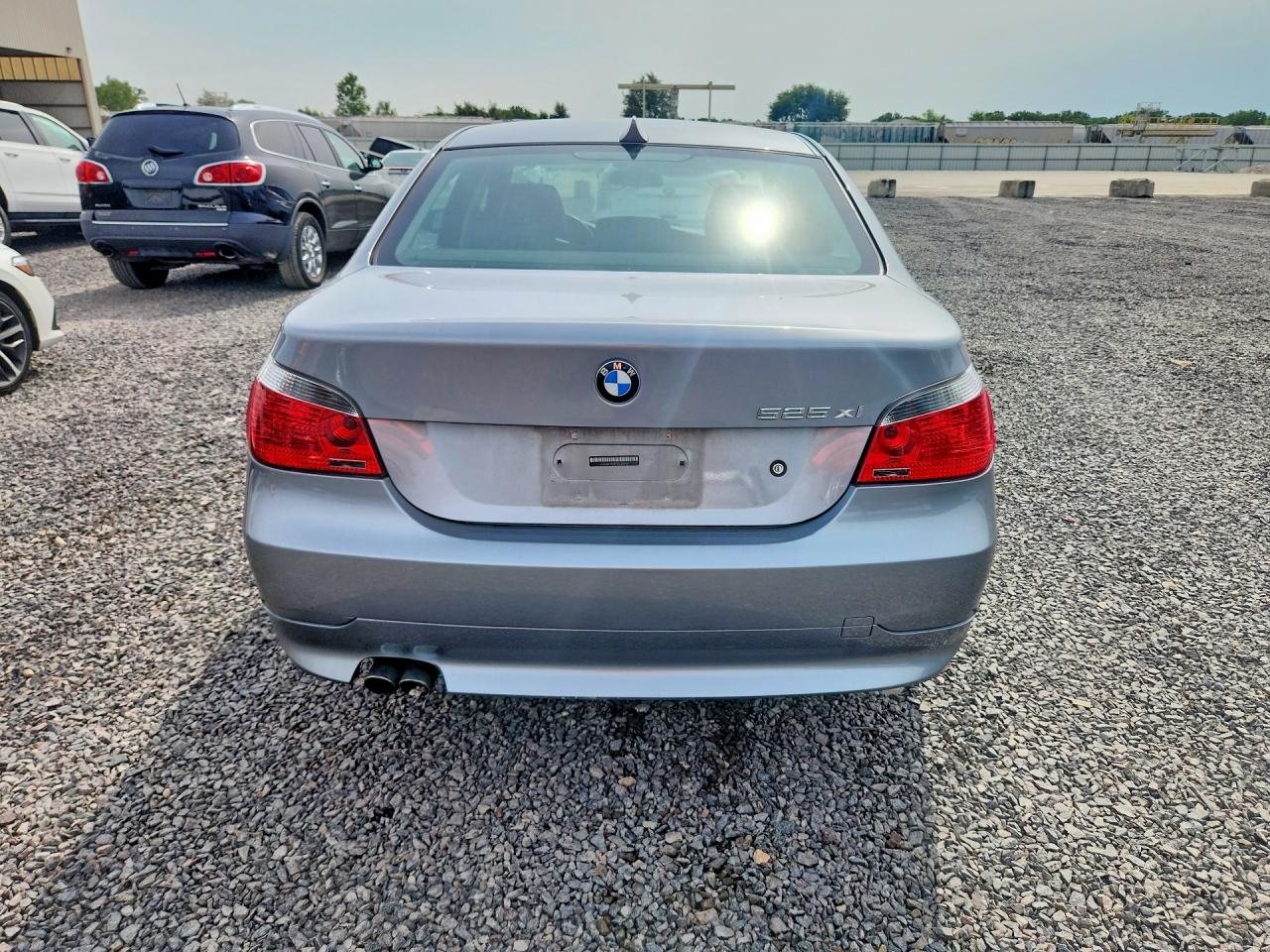 2007 Bmw 525 Xi Silver vin: WBANF33537CS41702