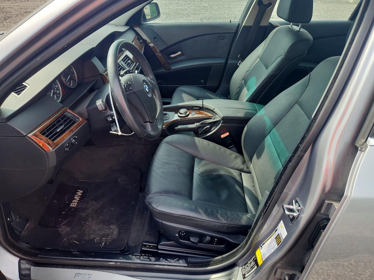 2007 Bmw 525 Xi Silver vin: WBANF33537CS41702