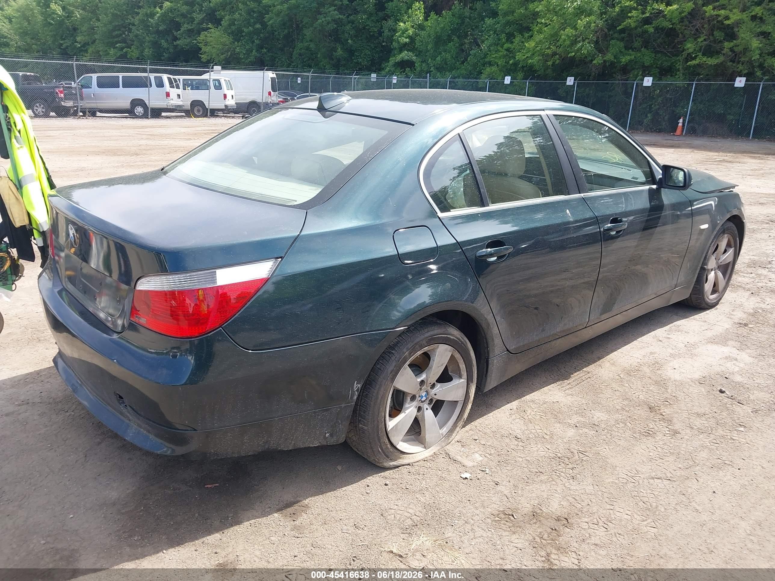 2007 Bmw 525xi   Green vin: WBANF33547CW70122