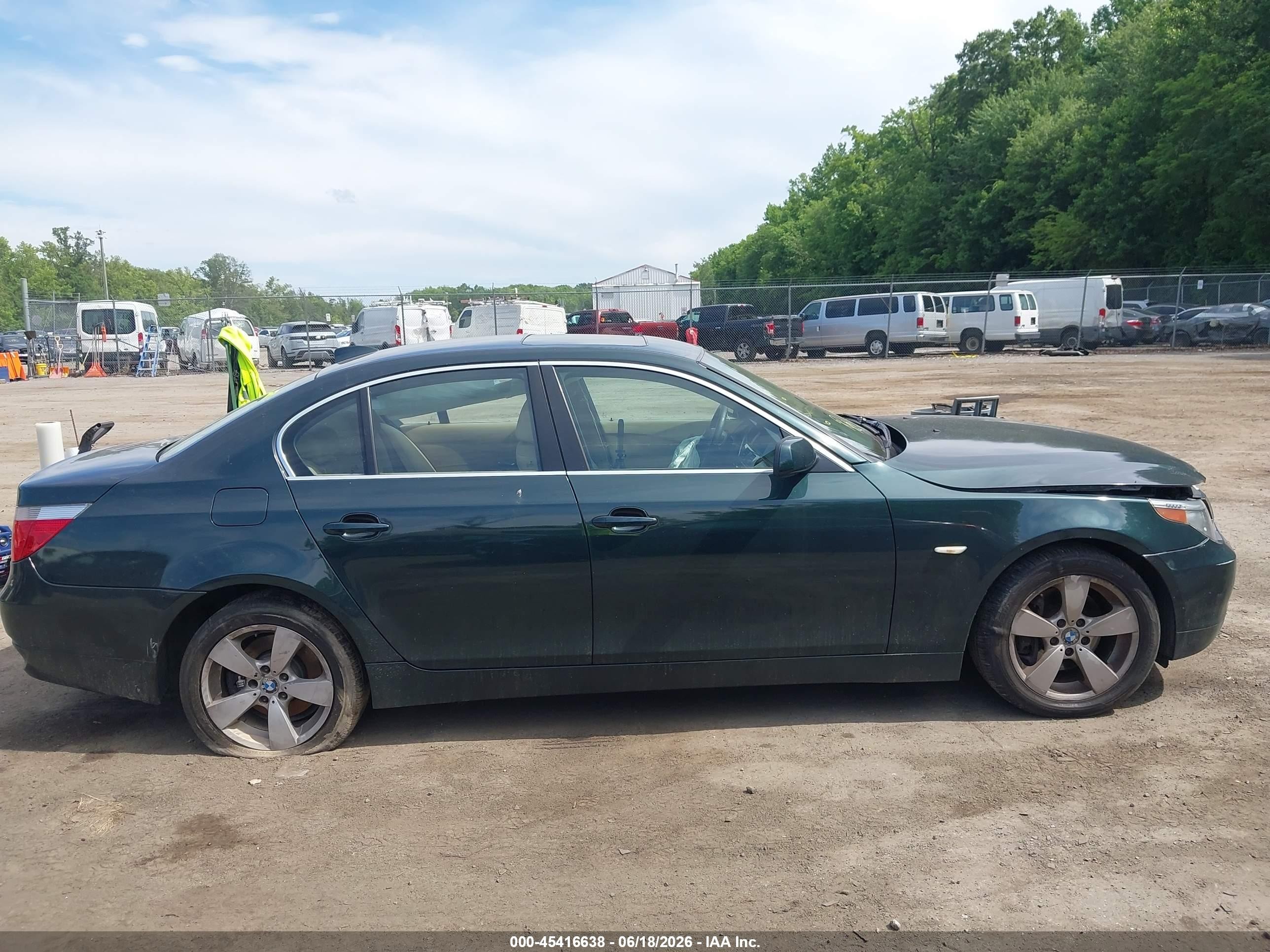 2007 Bmw 525xi   Green vin: WBANF33547CW70122