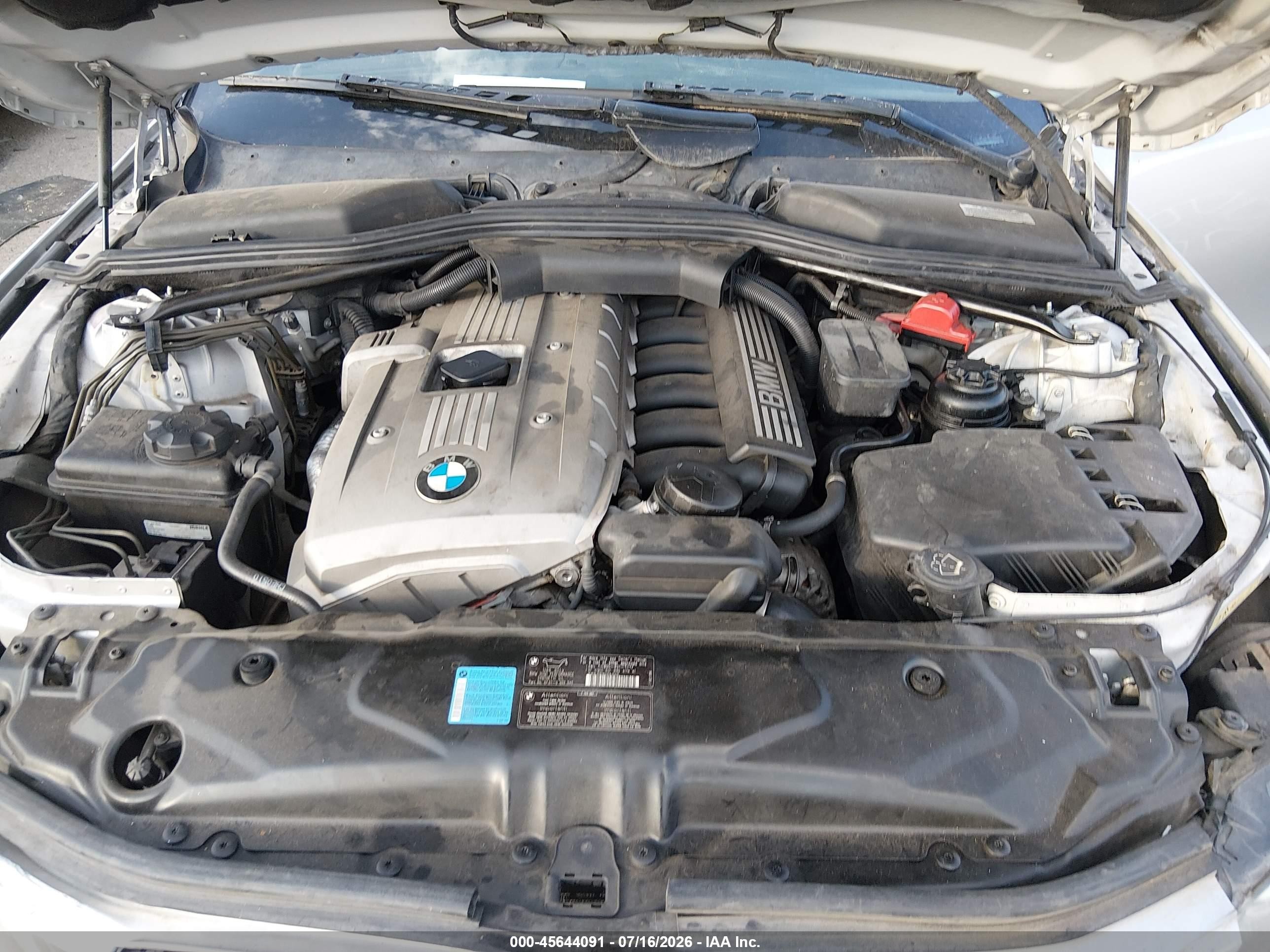2006 Bmw 525xi   Серебряный vin: WBANF33586B999166