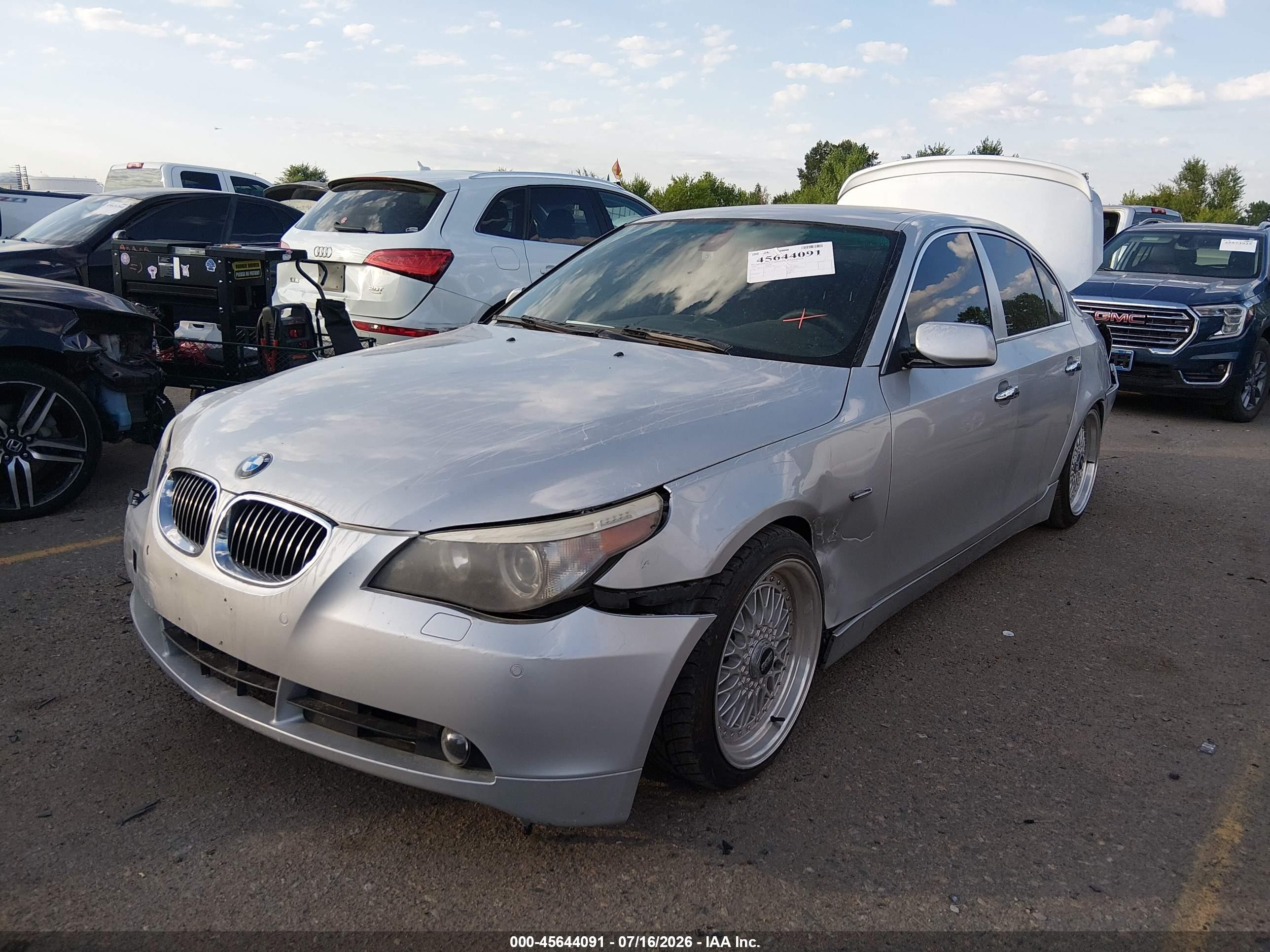 2006 Bmw 525xi   Серебряный vin: WBANF33586B999166