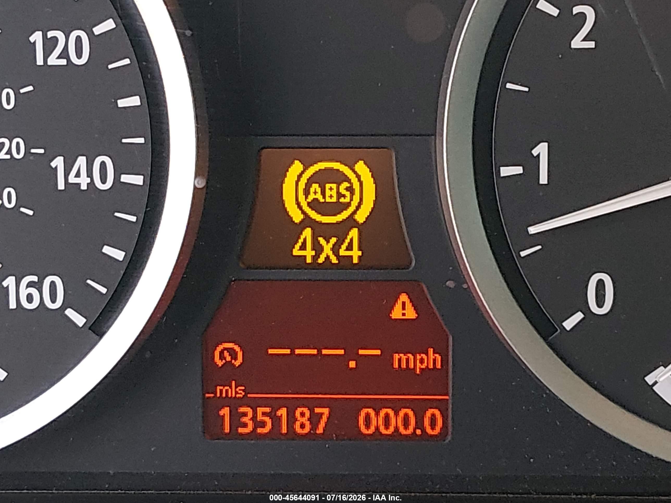 2006 Bmw 525xi   Серебряный vin: WBANF33586B999166