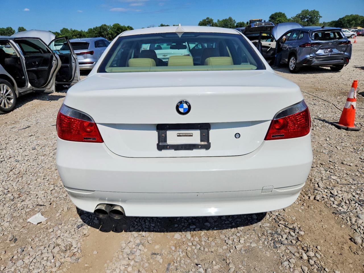 2007 Bmw 525 Xi White vin: WBANF335X7CS41454