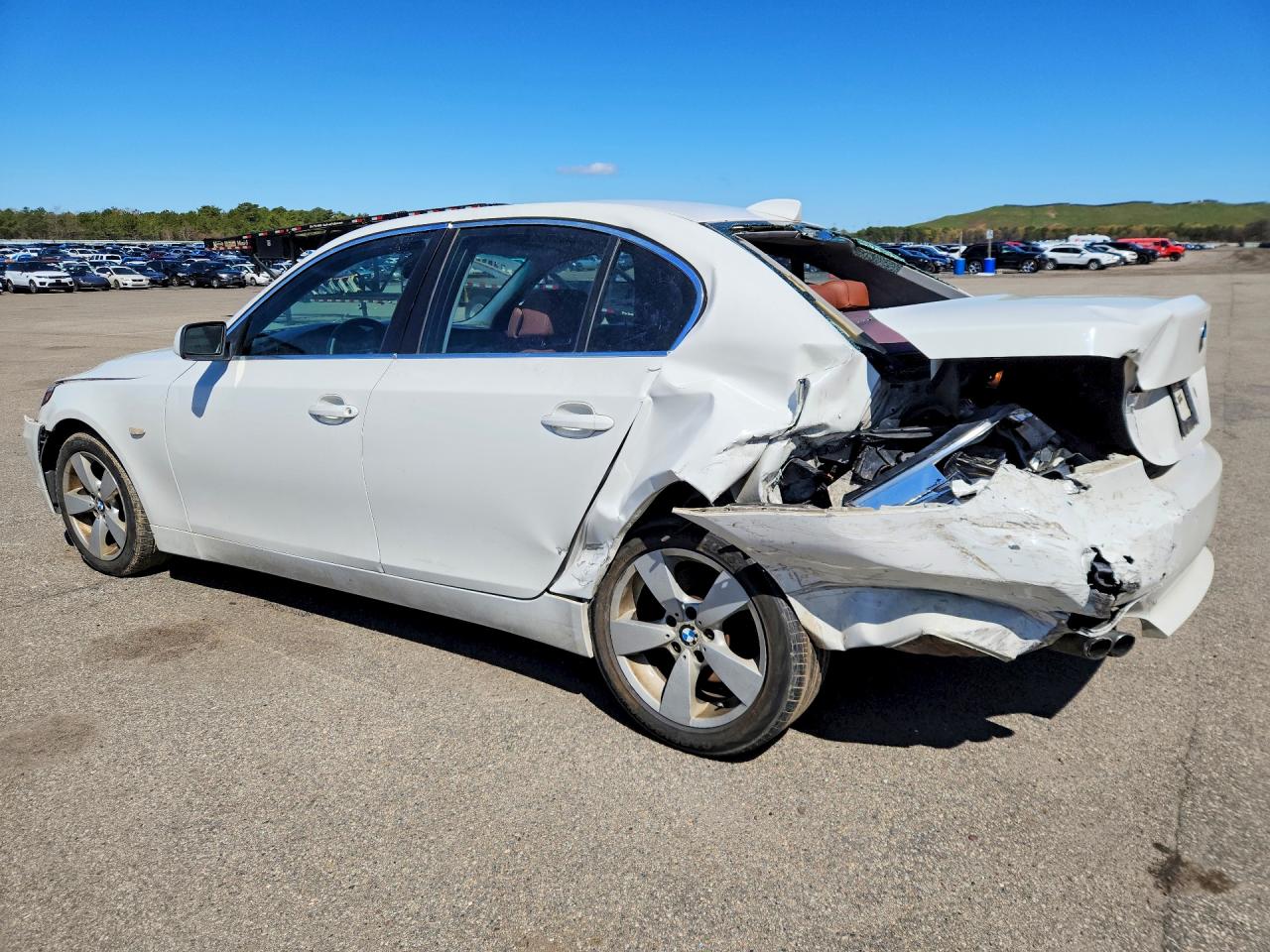 2007 Bmw 525 Белый vin: WBANF335X7CS41583
