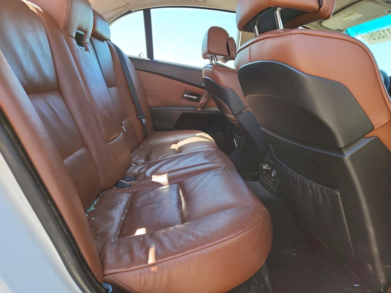 2007 Bmw 525 Белый vin: WBANF335X7CS41583