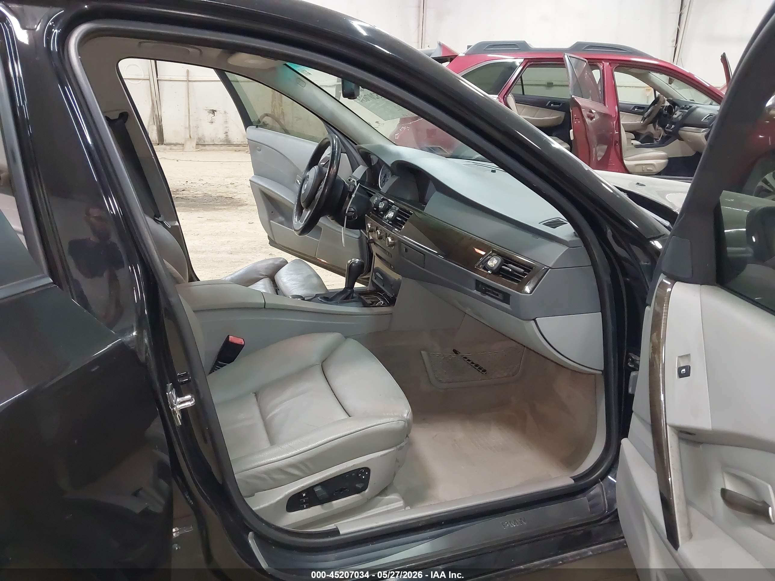 2007 Bmw 530xi   Black vin: WBANF73557CU24591