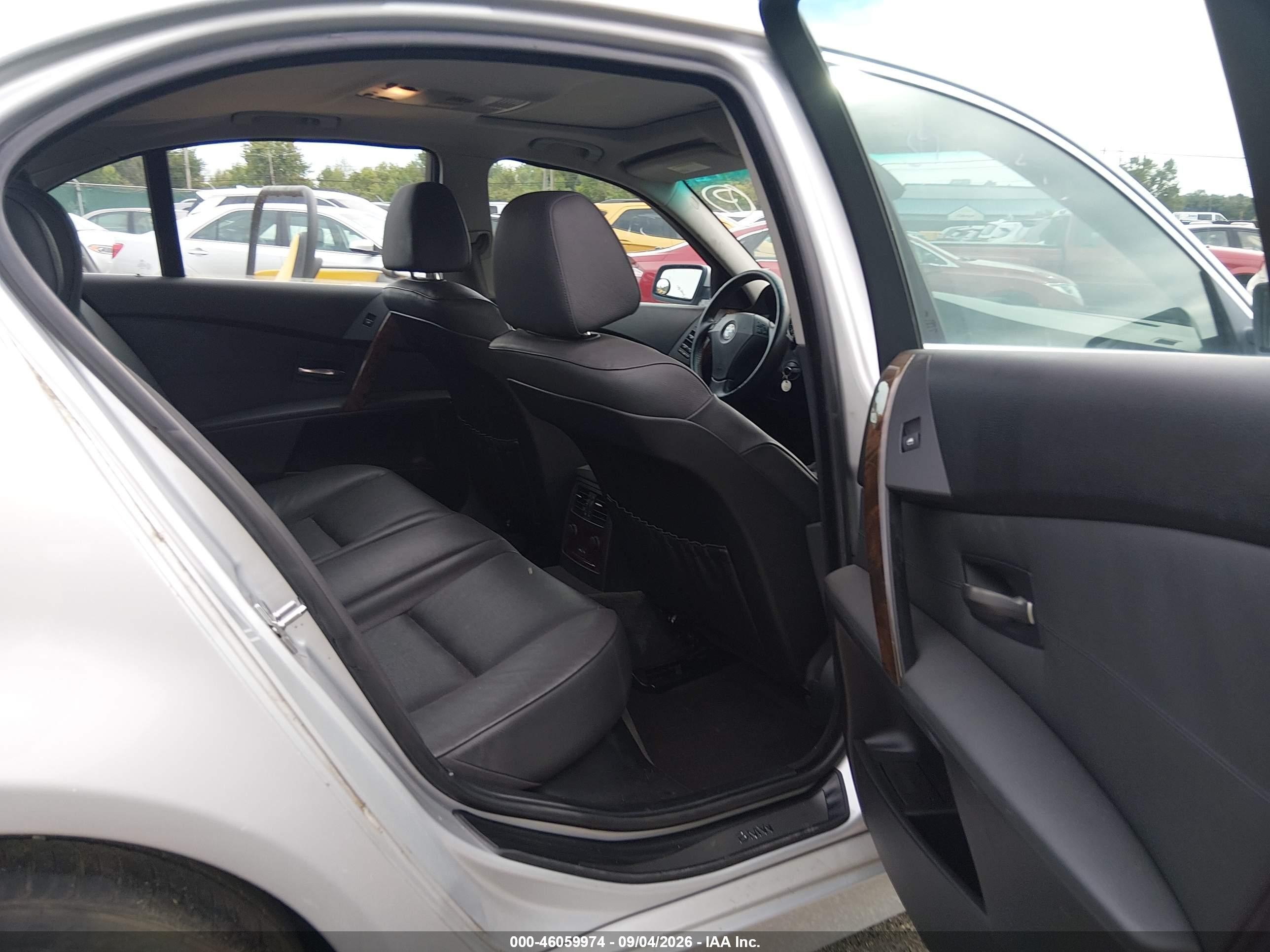 2007 Bmw 530xi   Silver vin: WBANF73587CU25010