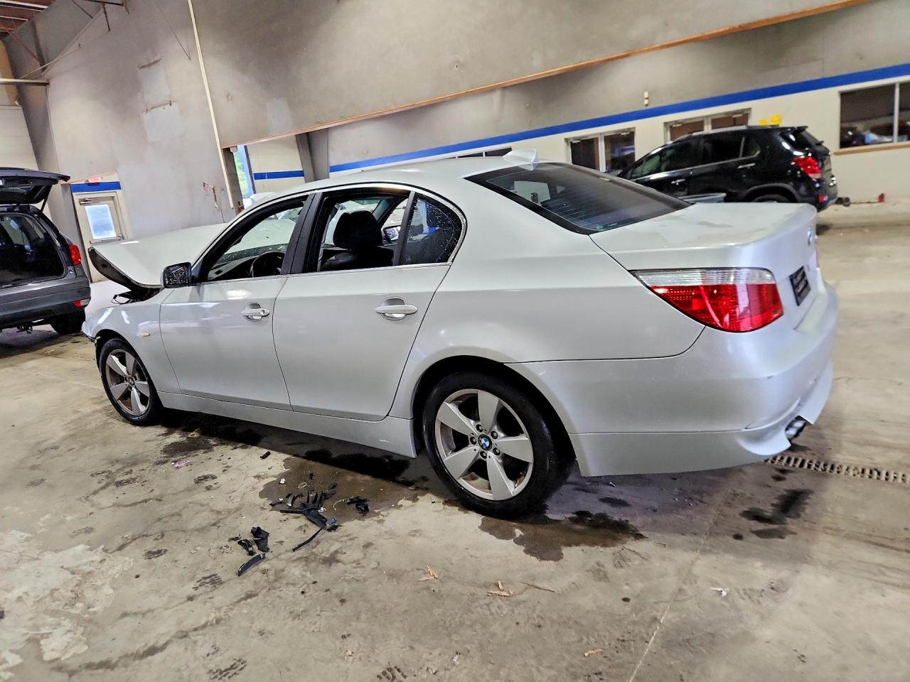 2007 Bmw 530 Xi Silver vin: WBANF73587CU25153