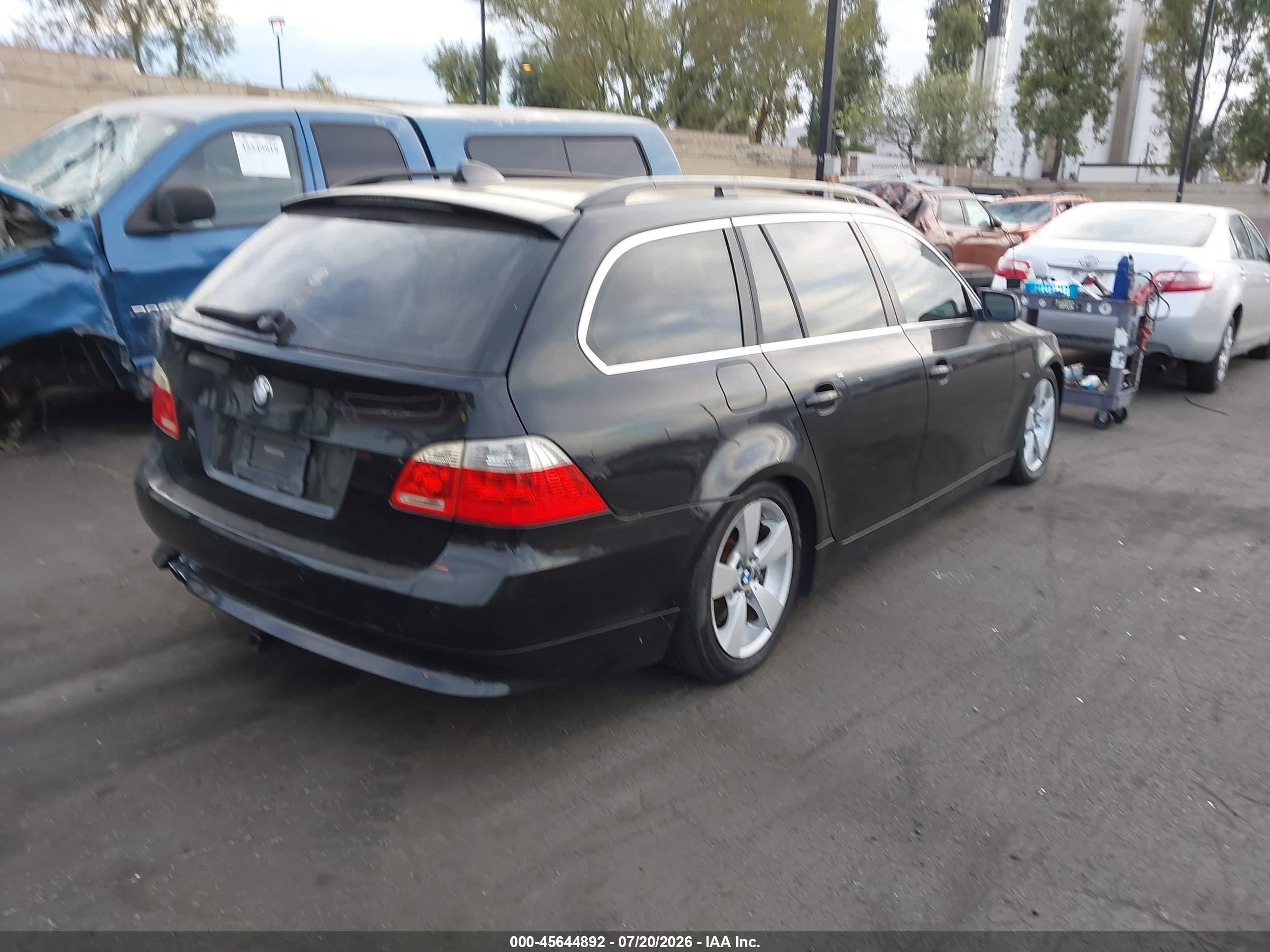 2006 Bmw 530xit   Black vin: WBANN73556CN01669