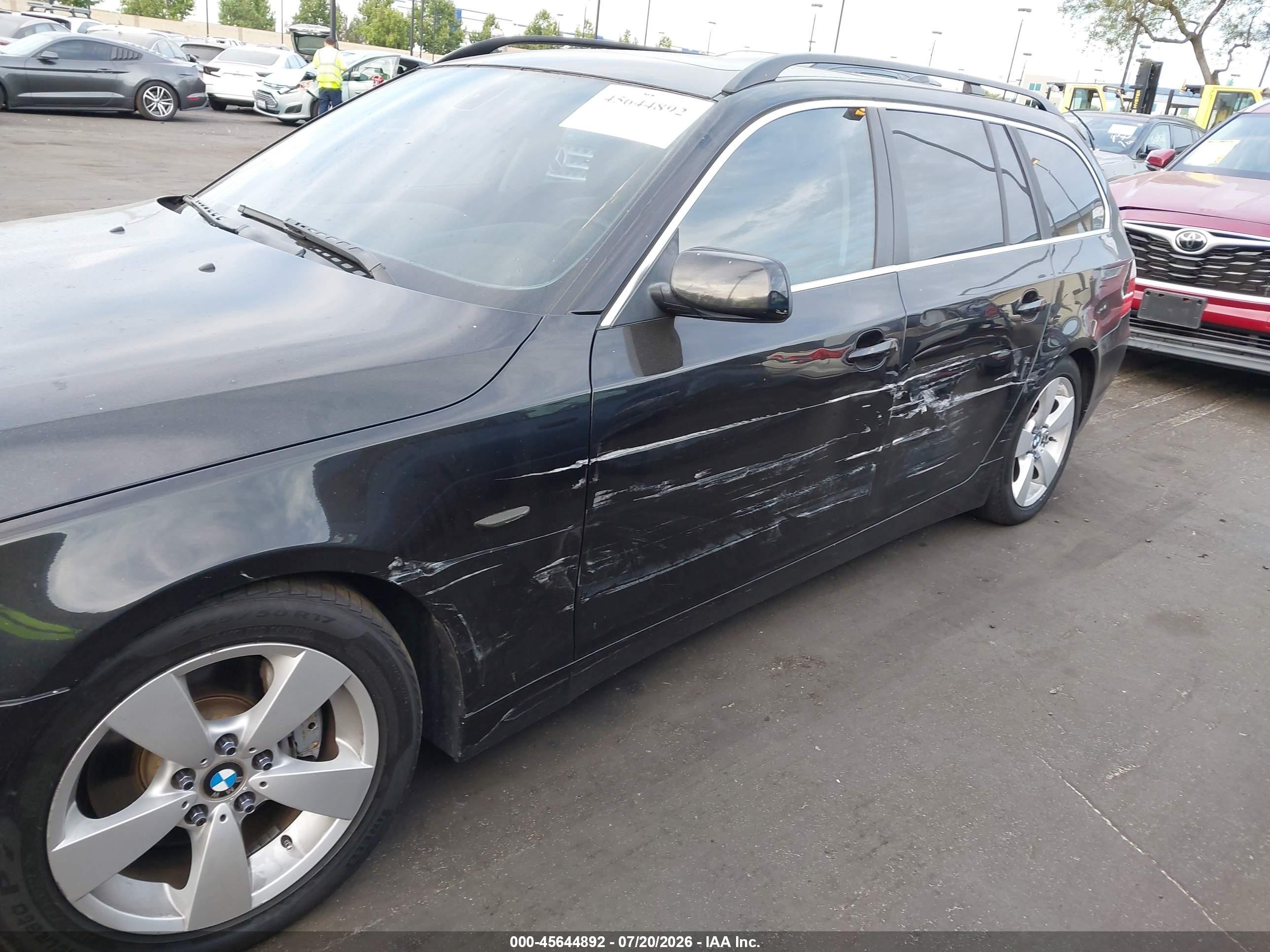 2006 Bmw 530xit   Black vin: WBANN73556CN01669
