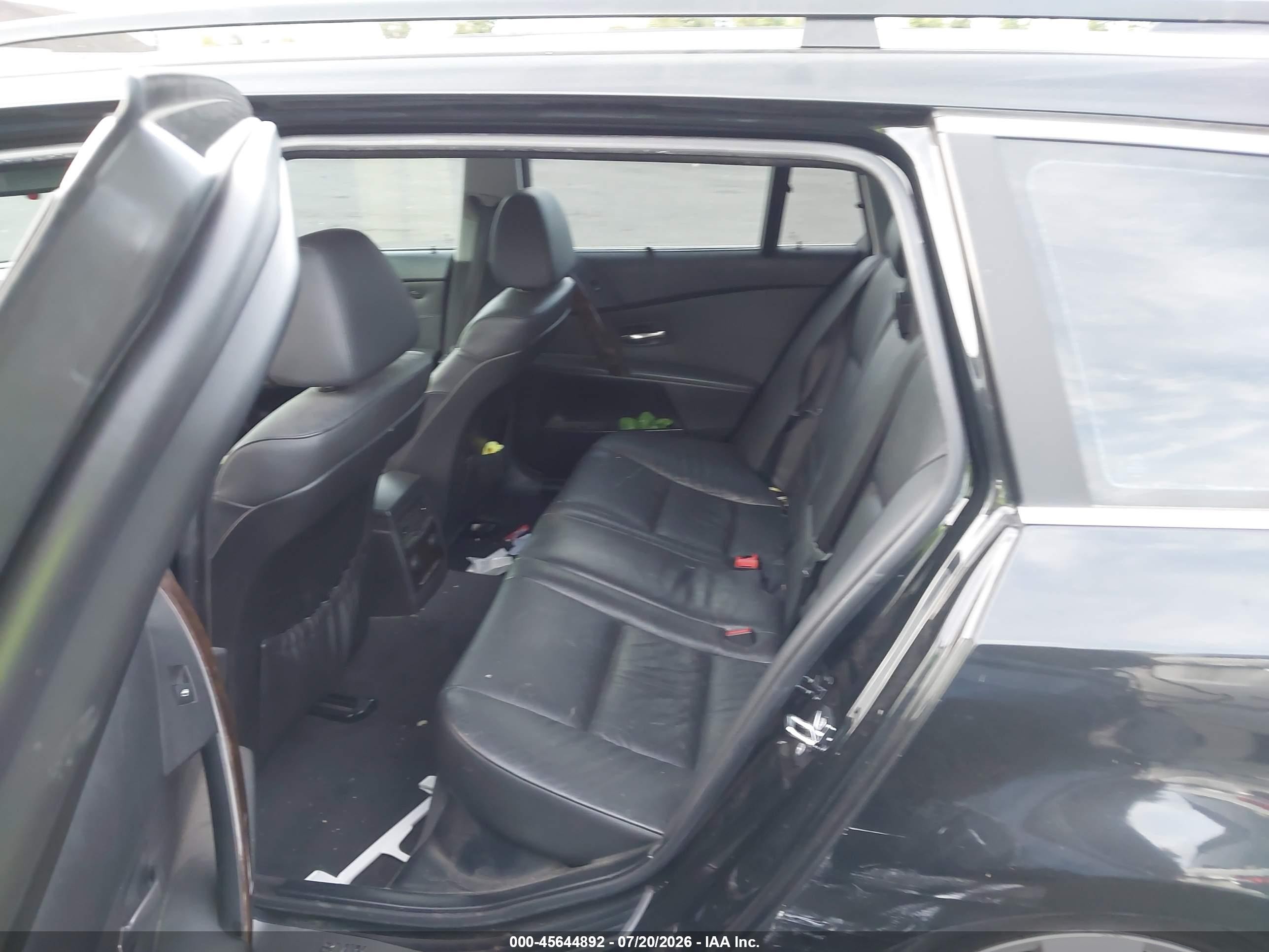 2006 Bmw 530xit   Black vin: WBANN73556CN01669