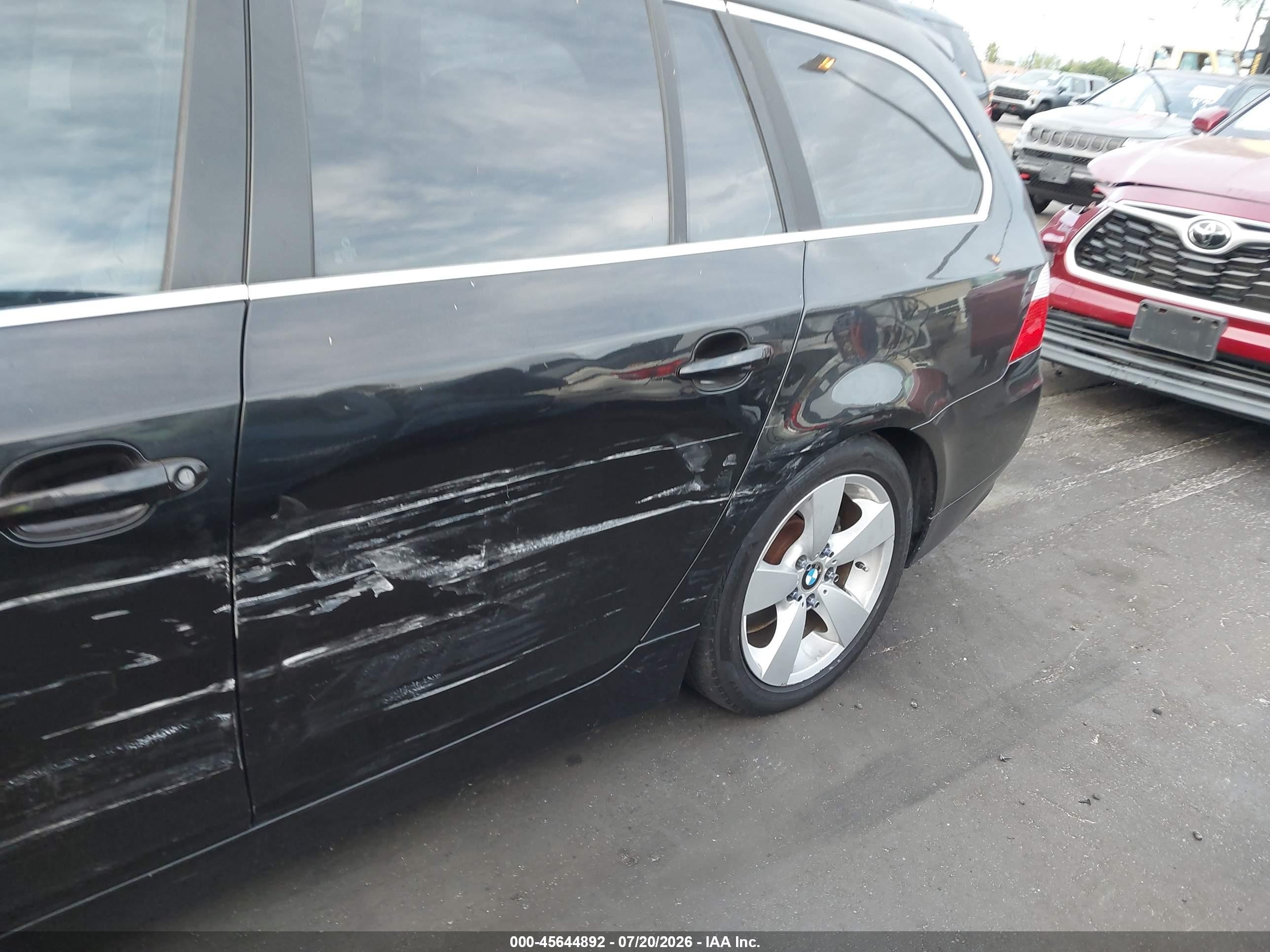 2006 Bmw 530xit   Black vin: WBANN73556CN01669